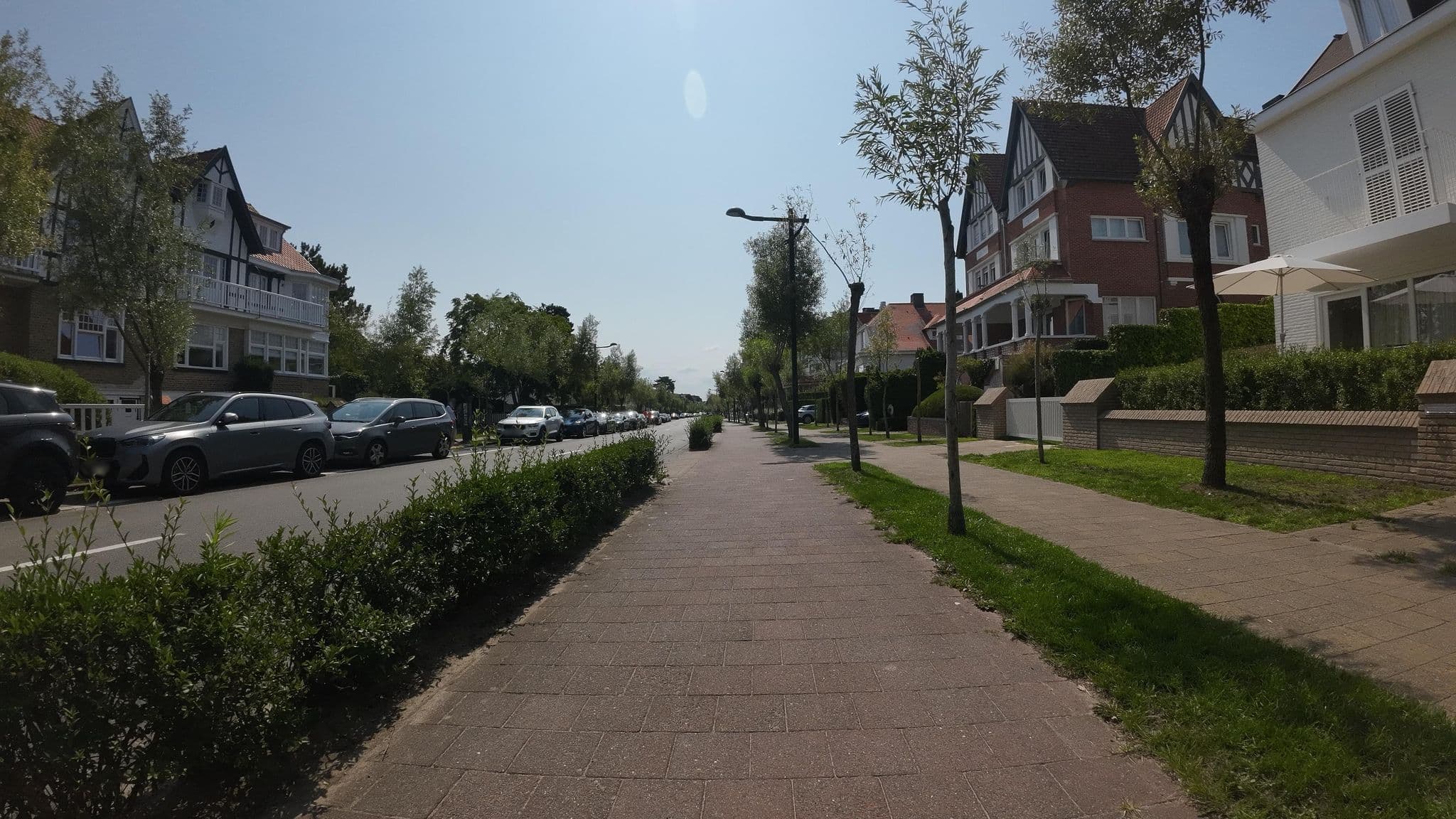 Street view near Cha's secret statch, Knokke — © teddy73 (CC BY-SA · Mapillary)