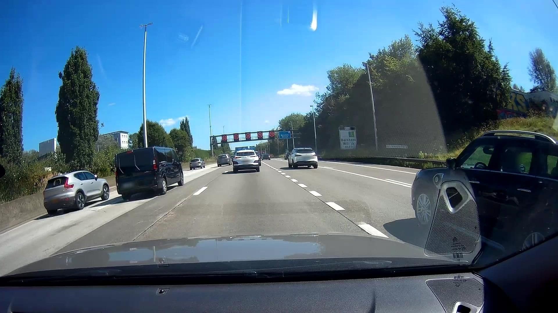 Street view near Jeugdherberg berchem, Berchem — © micmin1972 (CC BY-SA · Mapillary)