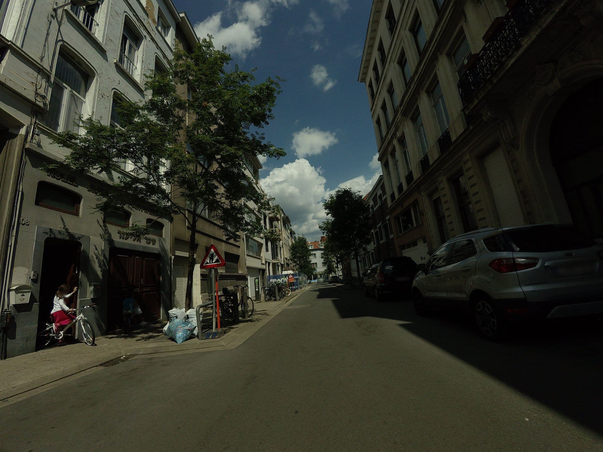 Street view near Pelicanstay walk to Diamond District, Borgerhout — © filipc (CC BY-SA · Mapillary)