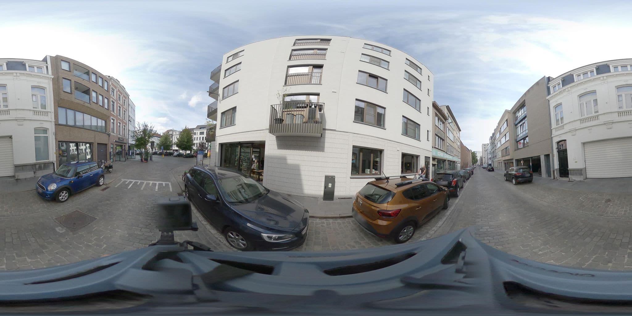 Street view near Theater square Apartments, Antwerp — © konink360 (CC BY-SA · Mapillary)