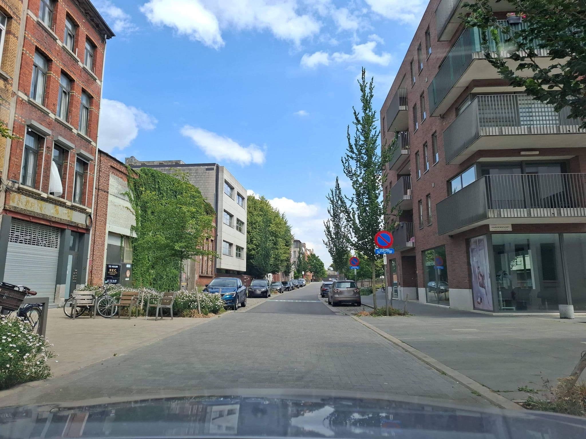 Street view near bb-baraka, Antwerp — © masterofnoroad (CC BY-SA · Mapillary)