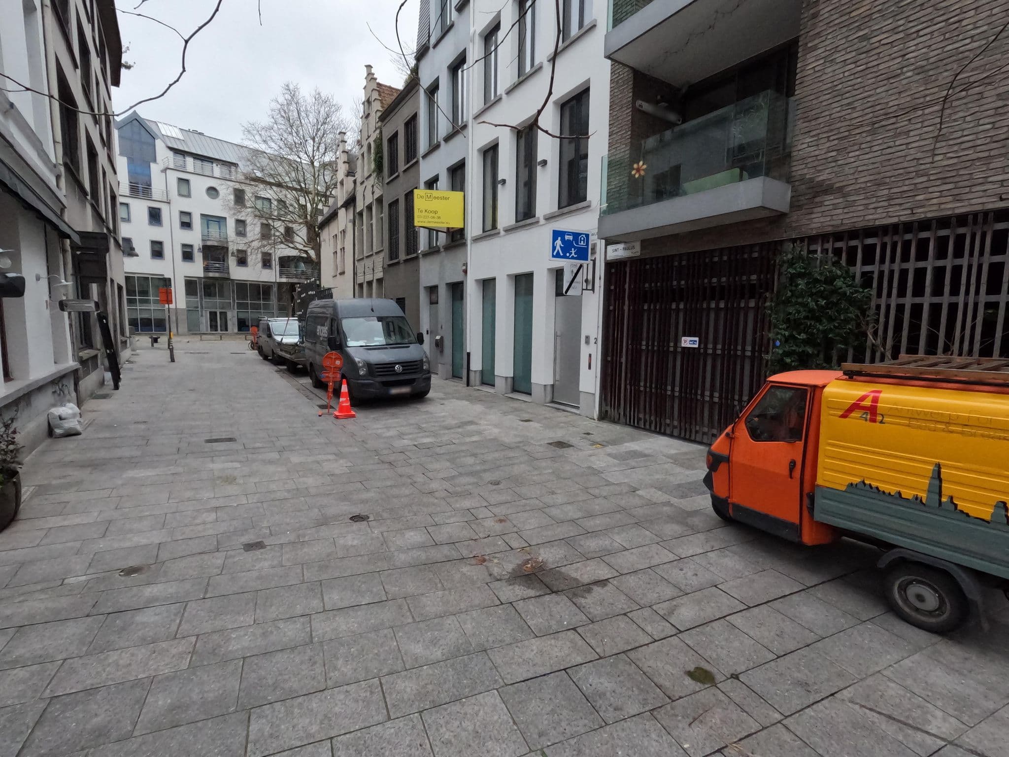 Street view near B&BA2, Antwerp — © koninklijke (CC BY-SA · Mapillary)