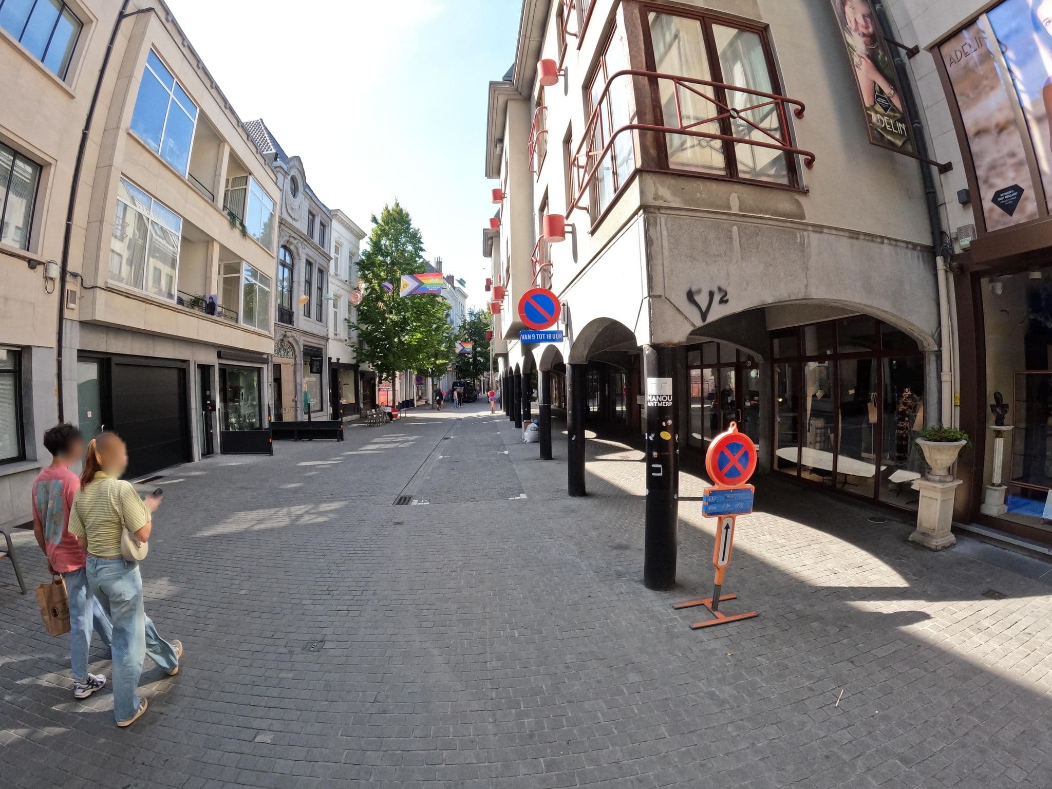 Street view near Het Logement, Antwerp — © koninklijke (CC BY-SA · Mapillary)