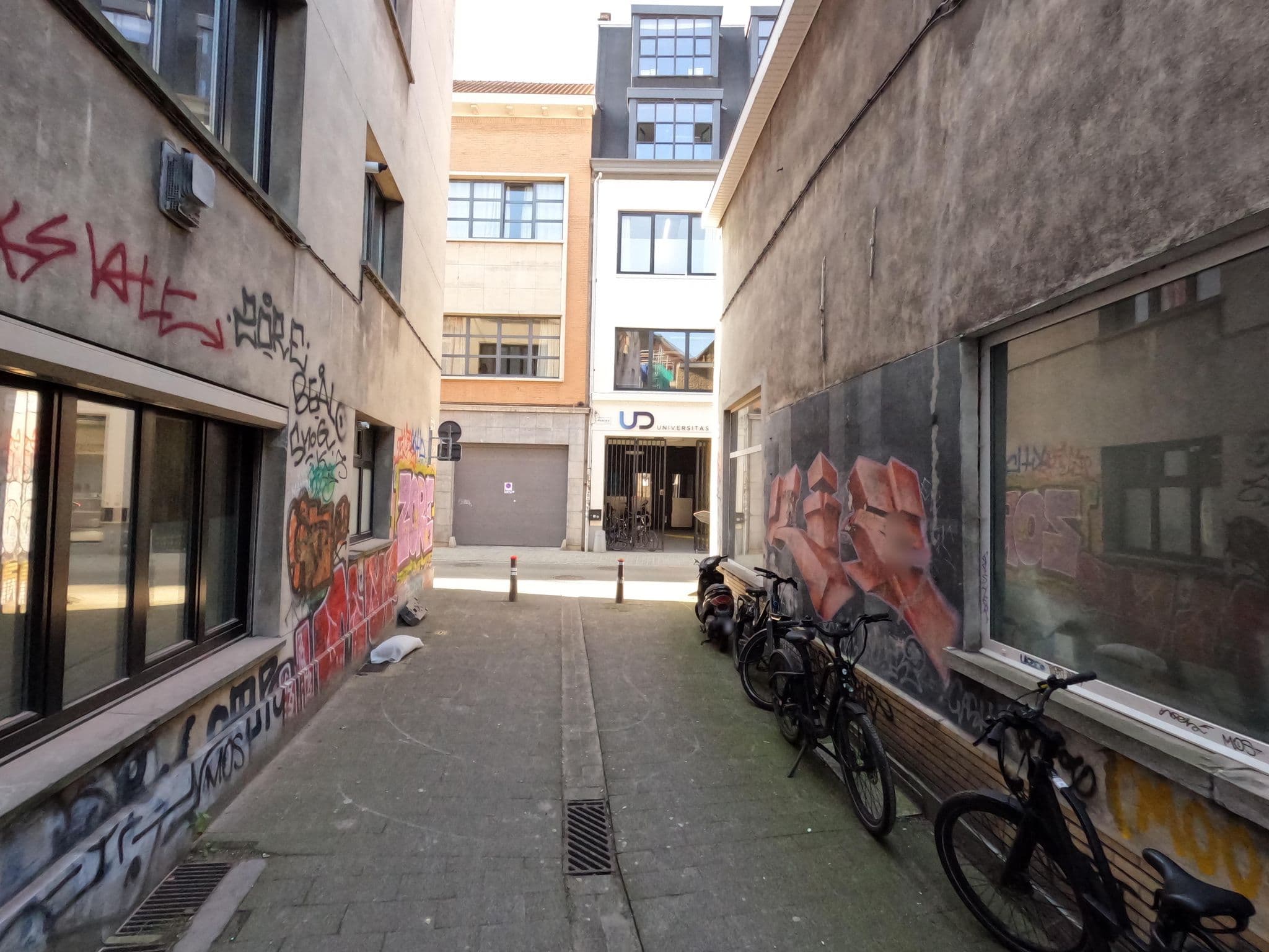 Street view near Hotel Cal, Antwerp — © koninklijke (CC BY-SA · Mapillary)