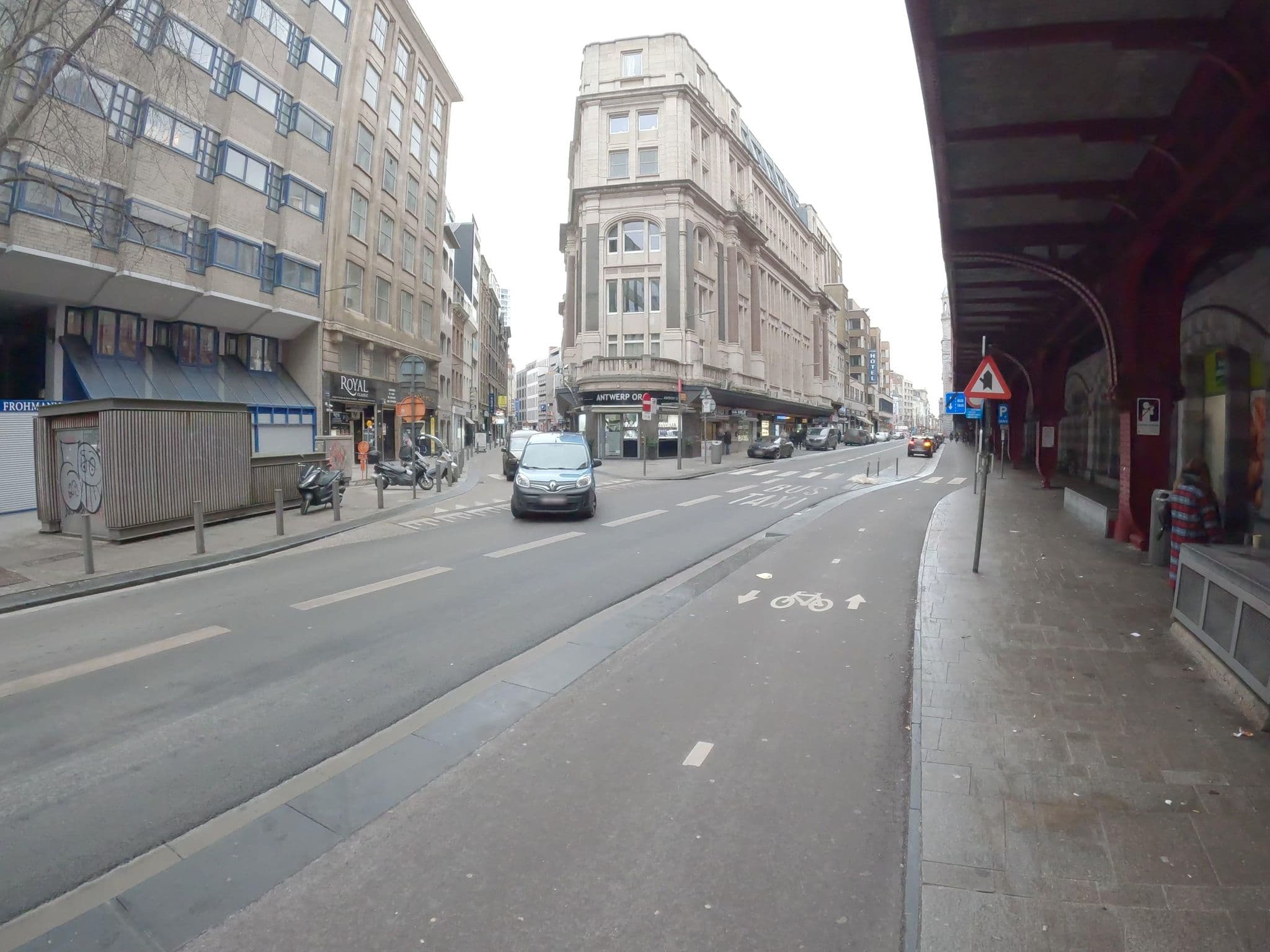 Street view near Antwerp Inn Hotel, Antwerp — © koninklijke (CC BY-SA · Mapillary)