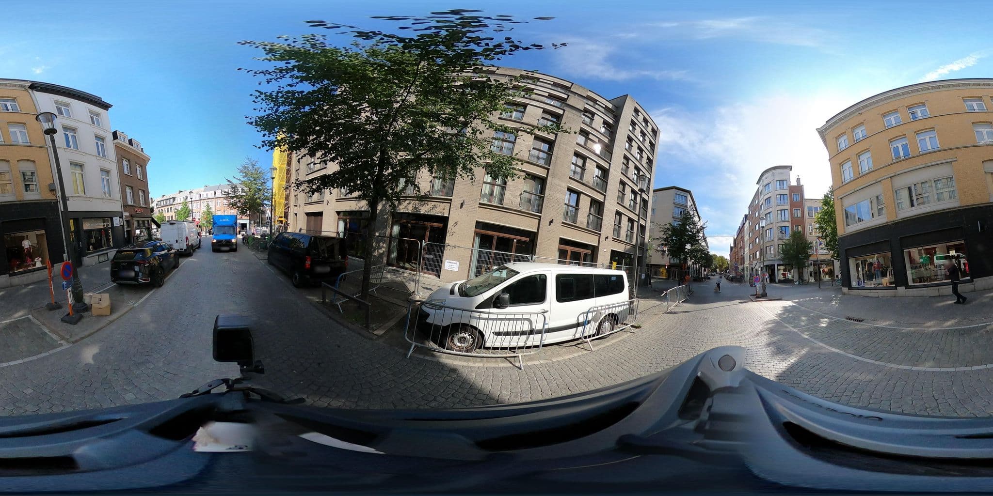 Street view near The Bright Stone Lodge Heart Of Antwerp, Antwerp — © konink360 (CC BY-SA · Mapillary)