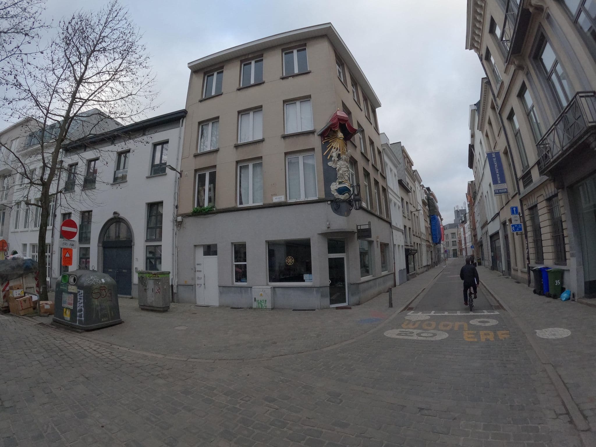 Street view near Hostel Lor, Antwerp — © koninklijke (CC BY-SA · Mapillary)