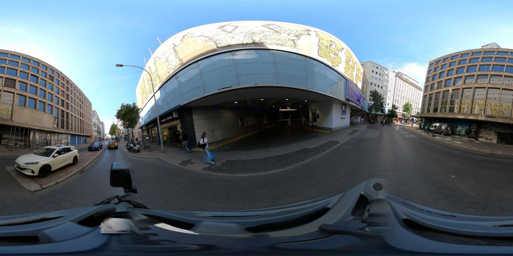 Street view near Marivi B&B, Antwerp — © konink360 (CC BY-SA · Mapillary)