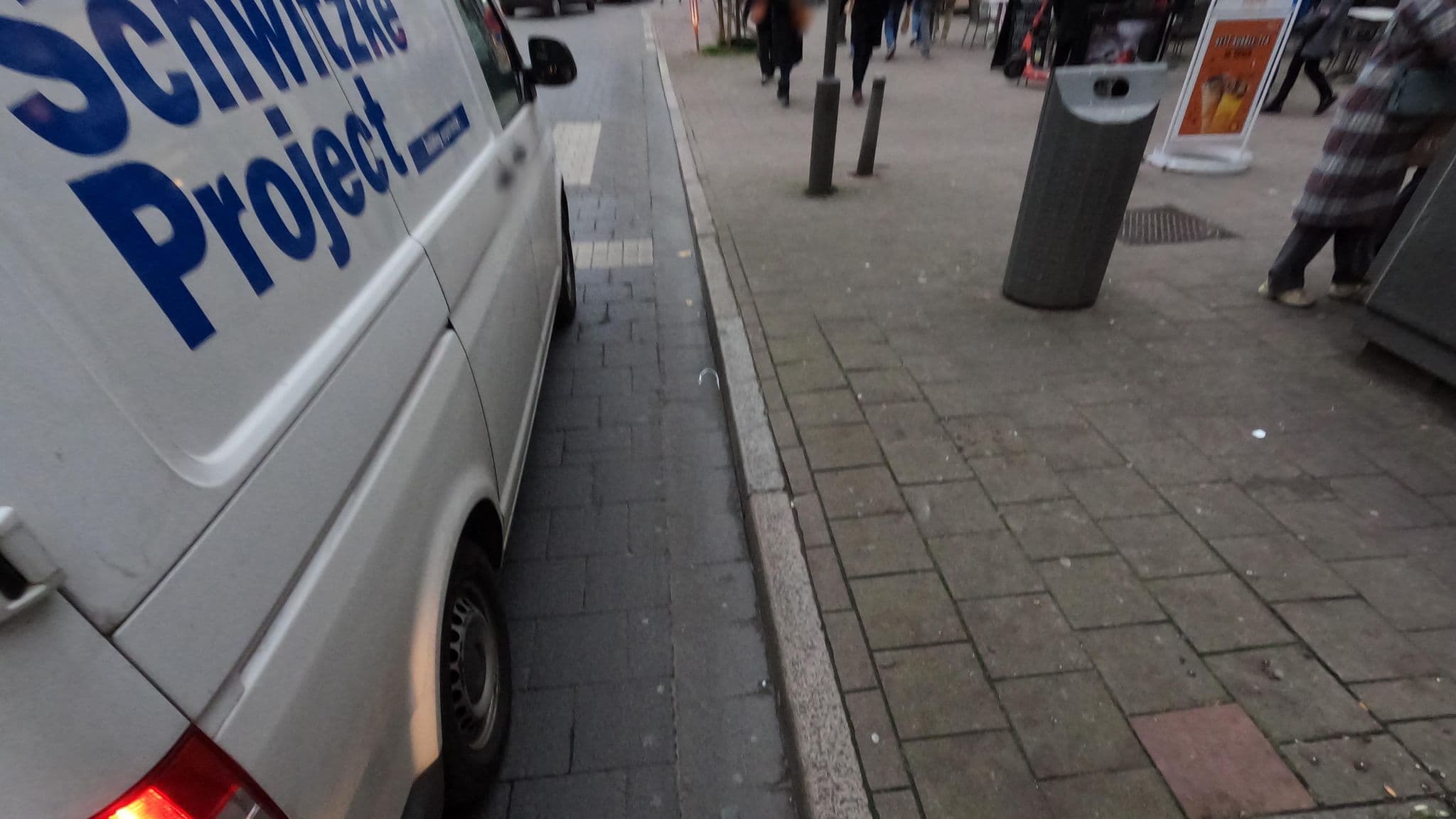 Street view near Davy's Place, Antwerp — © koninklijke (CC BY-SA · Mapillary)