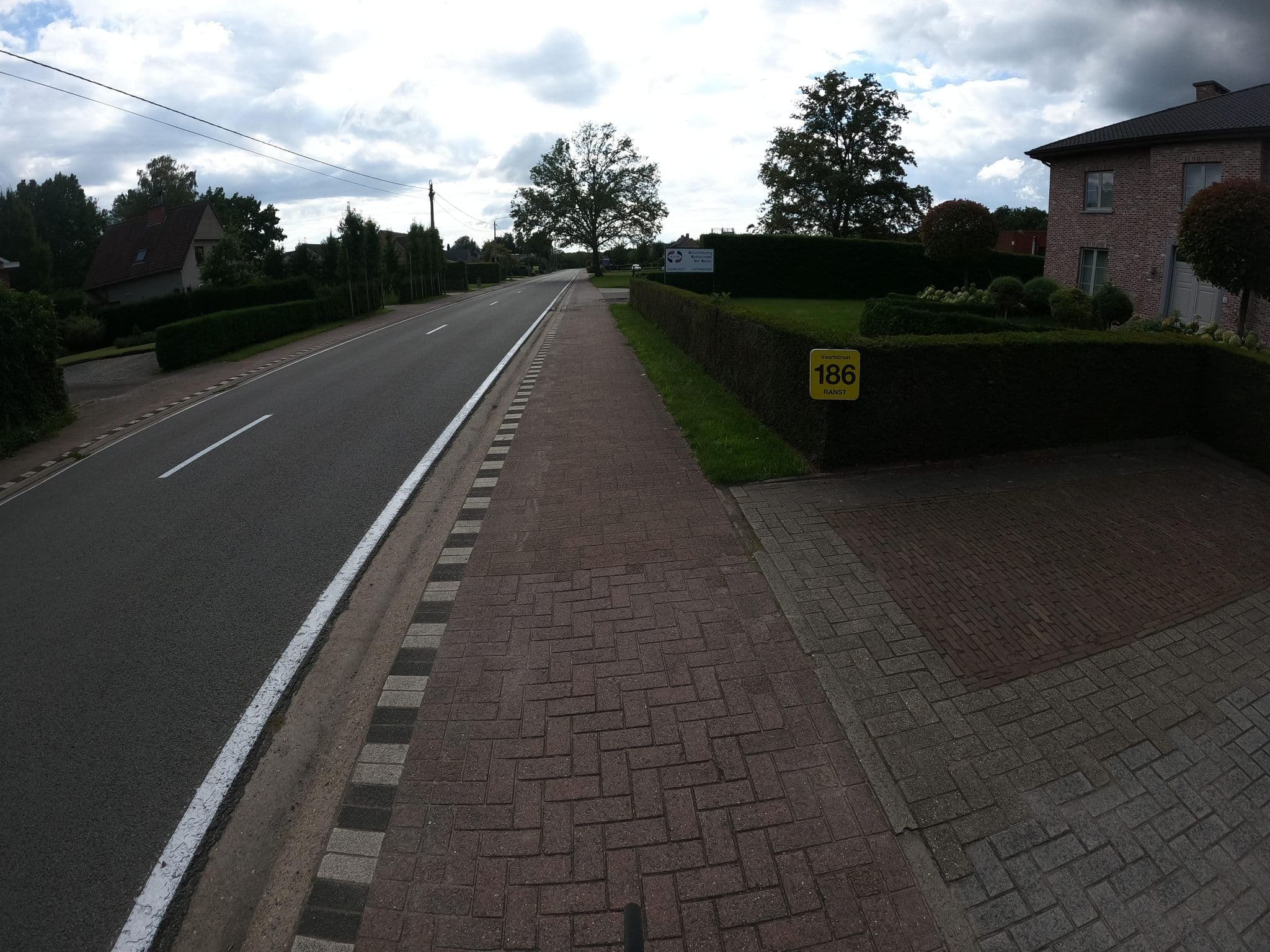 Street view near camping Van Eester, Oelegem — © koninklijke (CC BY-SA · Mapillary)
