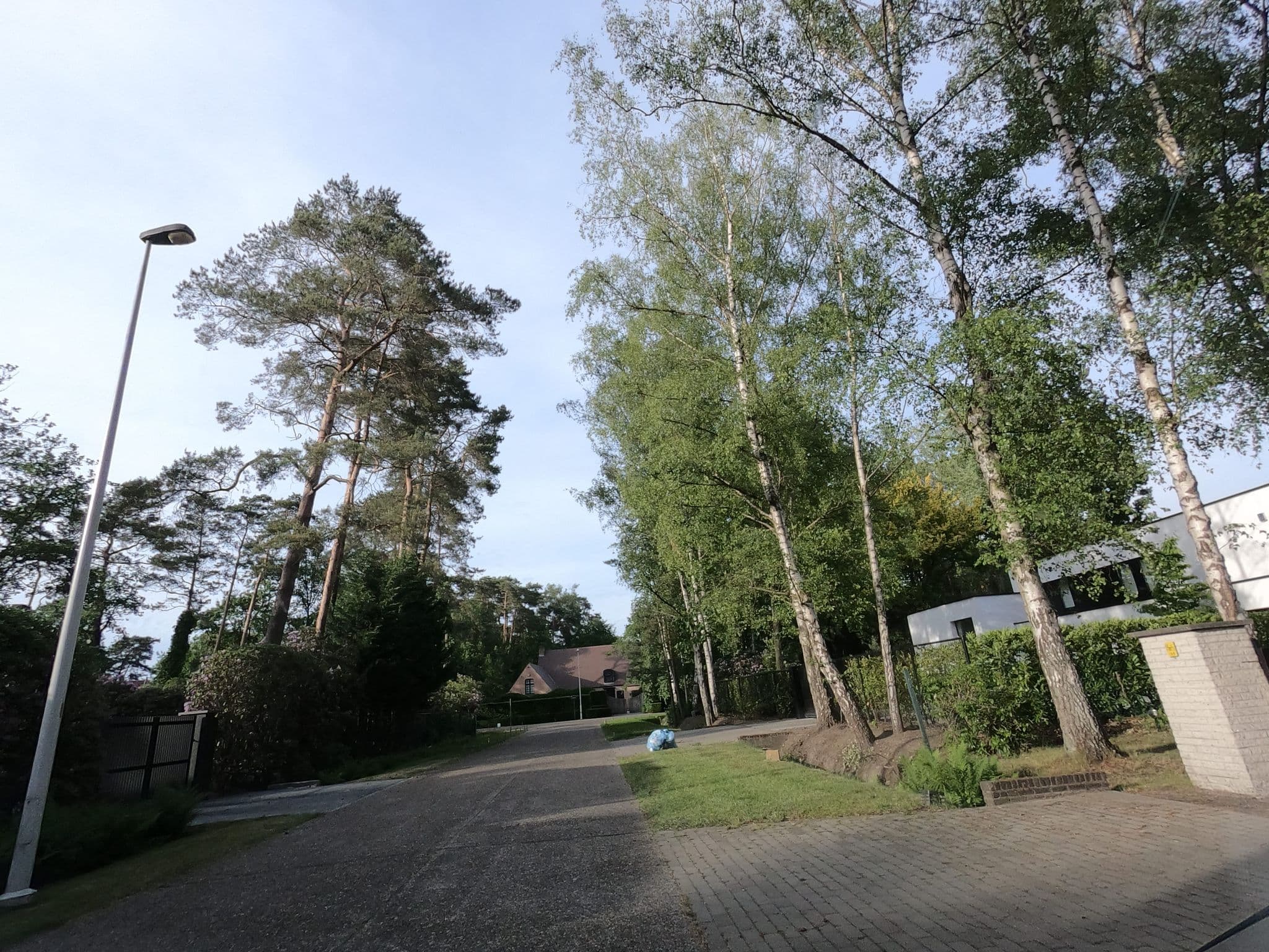 Street view near Cleypool G.-J, 's-Gravenwezel — © filipc (CC BY-SA · Mapillary)