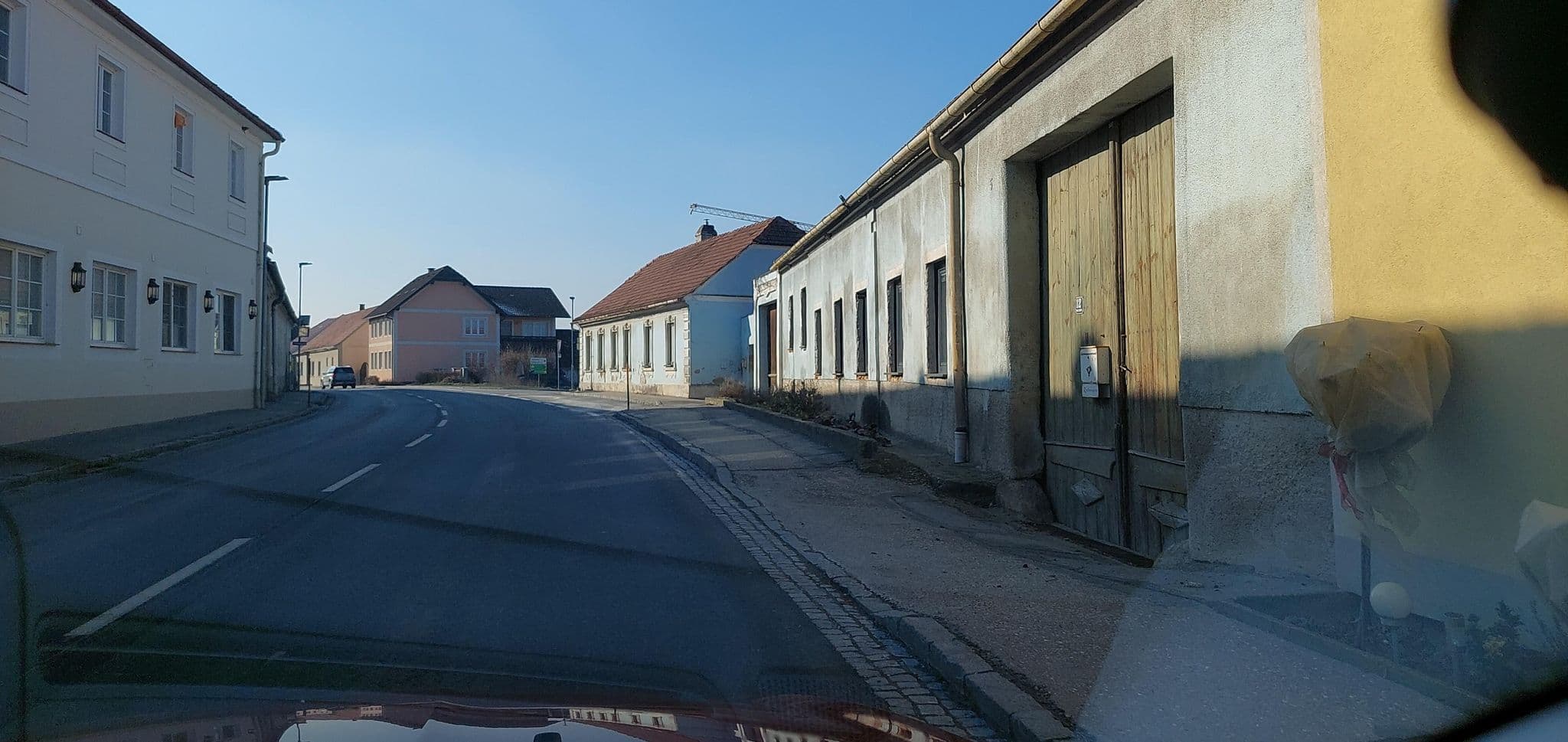Street view near Hotel Gasthaus Messerer, Heiligeneich — © gzin (CC BY-SA · Mapillary)