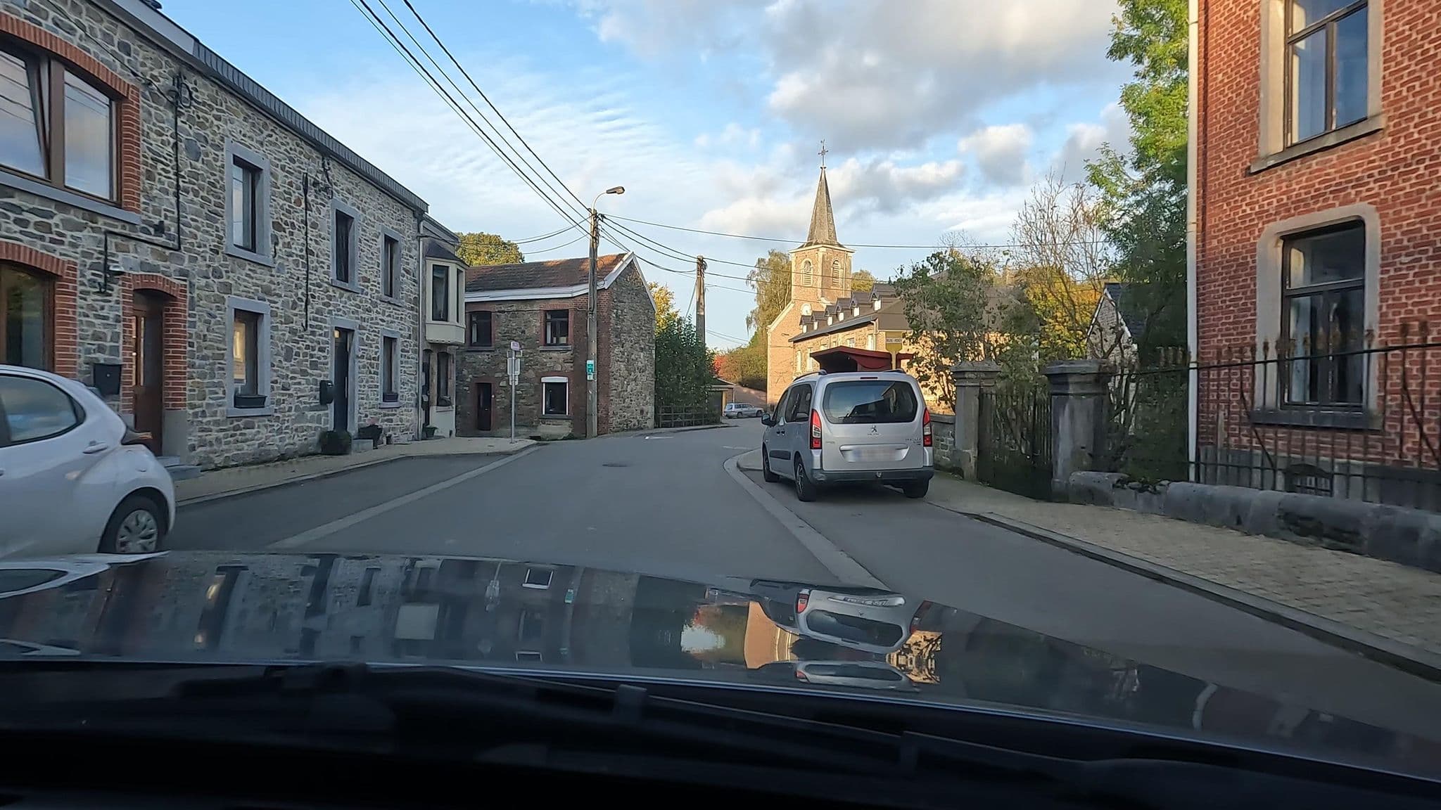 Street view near Gite Chez Madou ❄️🌨☃, La Reid — © vinisa (CC BY-SA · Mapillary)