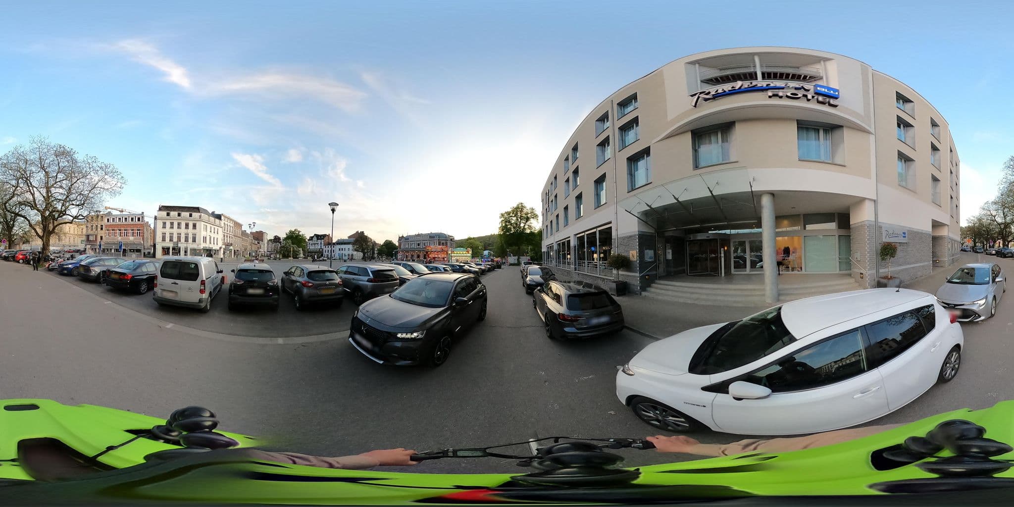 Street view near Radisson Blu Palace Hotel, Spa — © RRRz (CC BY-SA · Mapillary)