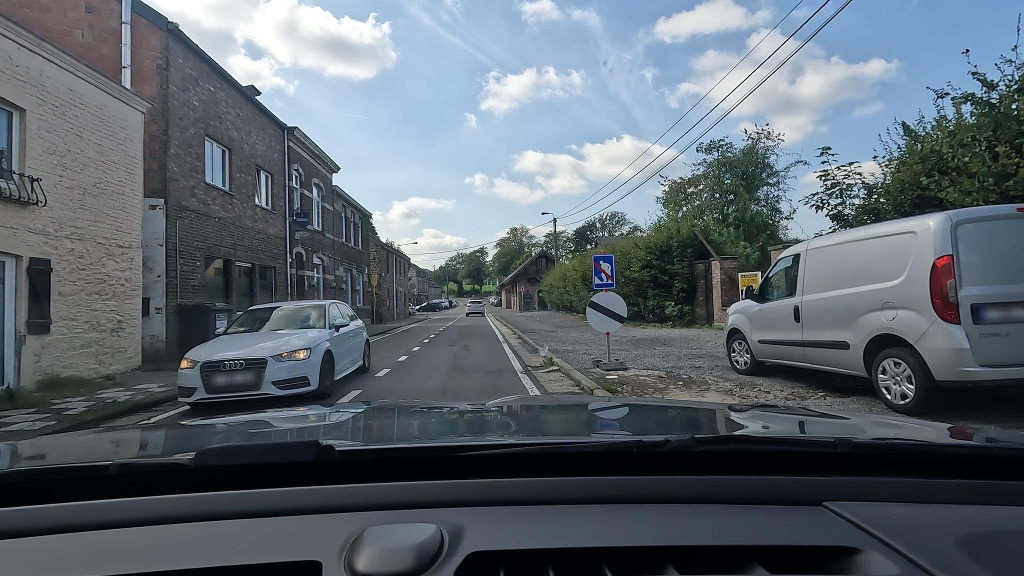 Street view near Le Caprice Des Anges, Pepinster — © vinisa (CC BY-SA · Mapillary)