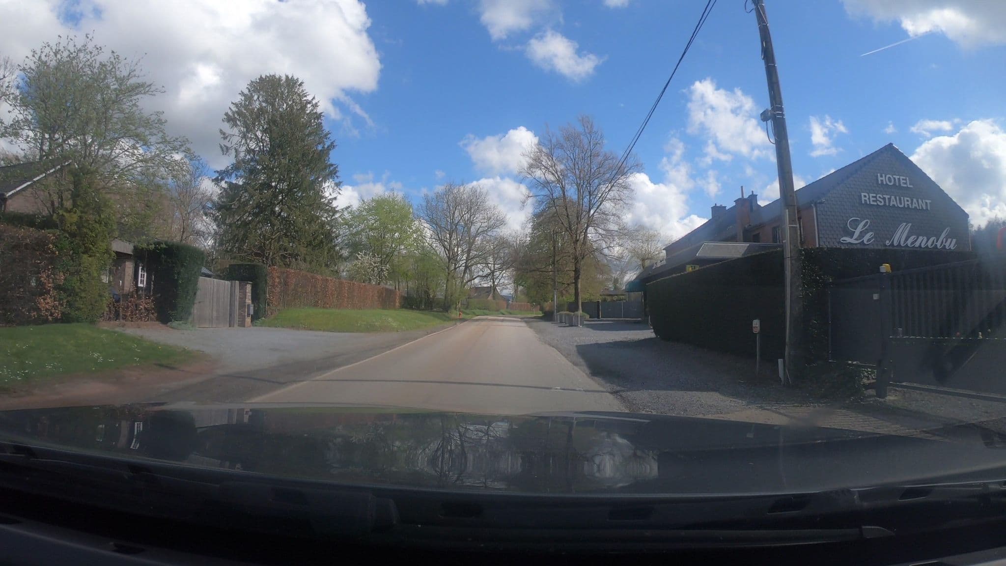 Street view near Hotel Menobu, La Reid — © vinisa (CC BY-SA · Mapillary)