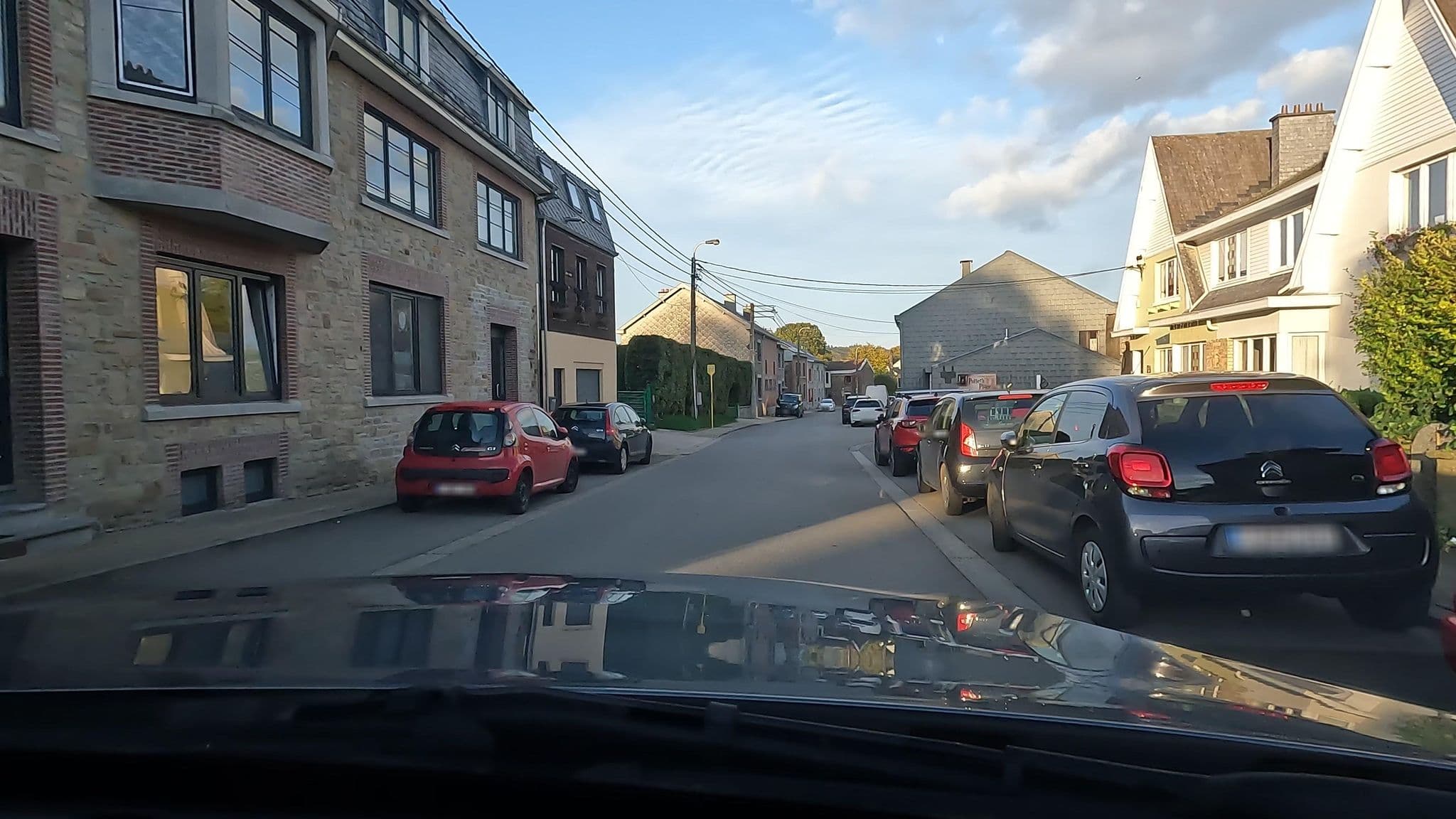 Street view near potter’s place, La Reid — © vinisa (CC BY-SA · Mapillary)