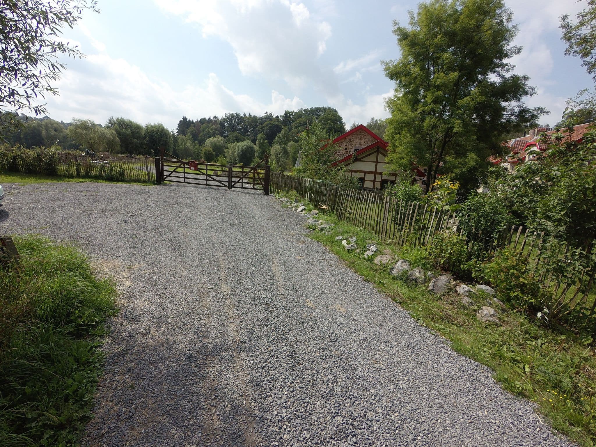 Street view near Vakantiehuisje ‘t eekhoorntje, Plombières — © madel (CC BY-SA · Mapillary)