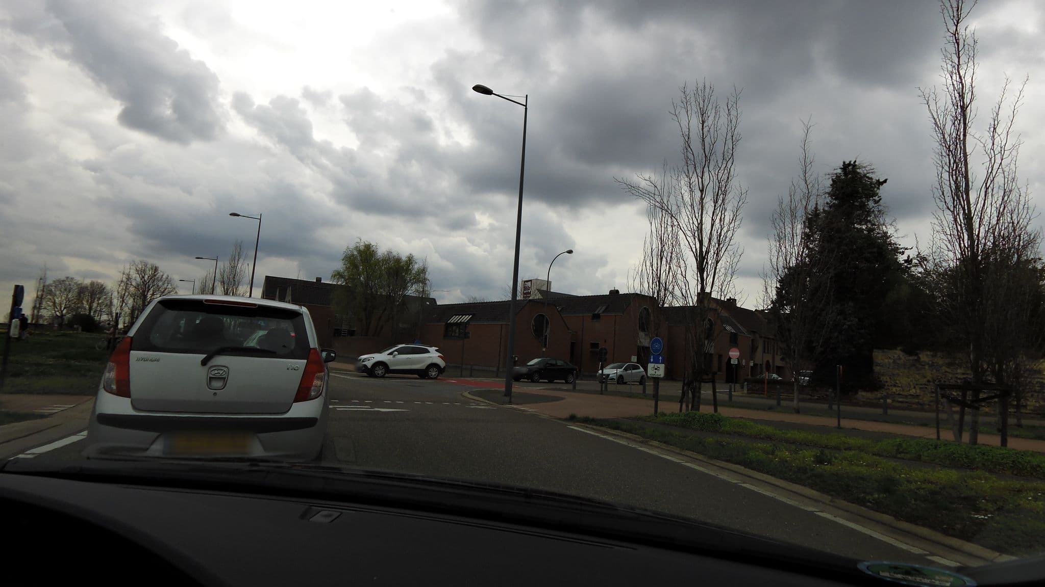 Street view near B&B Het Agnetenklooster, Maaseik — © madel (CC BY-SA · Mapillary)