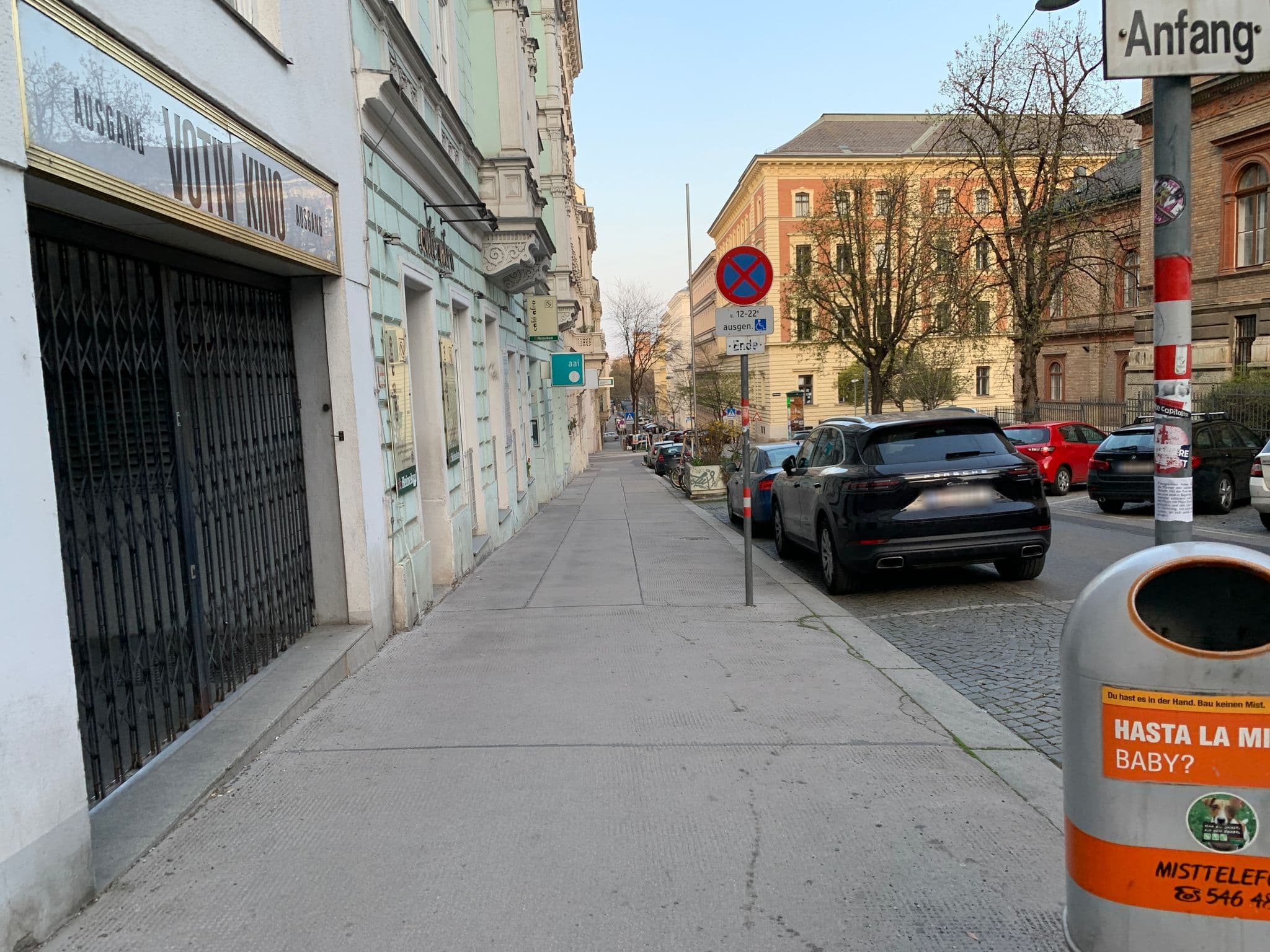 Street view near Österreichisches Jugendherbergswerk, Alsergrund — © robot8a (CC BY-SA · Mapillary)
