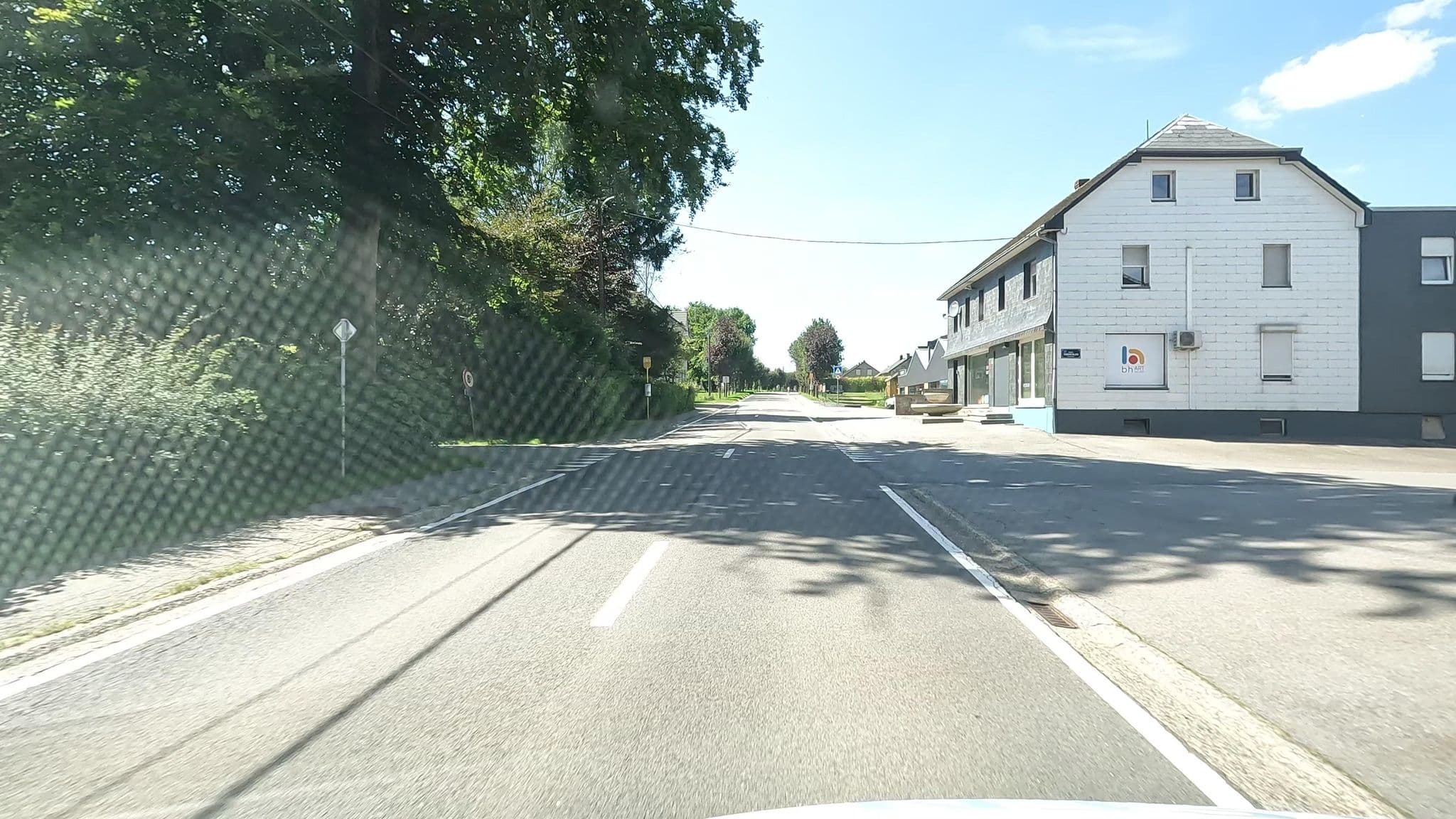 Street view near Van Dievel/Marc, Robertville — © vinisa (CC BY-SA · Mapillary)