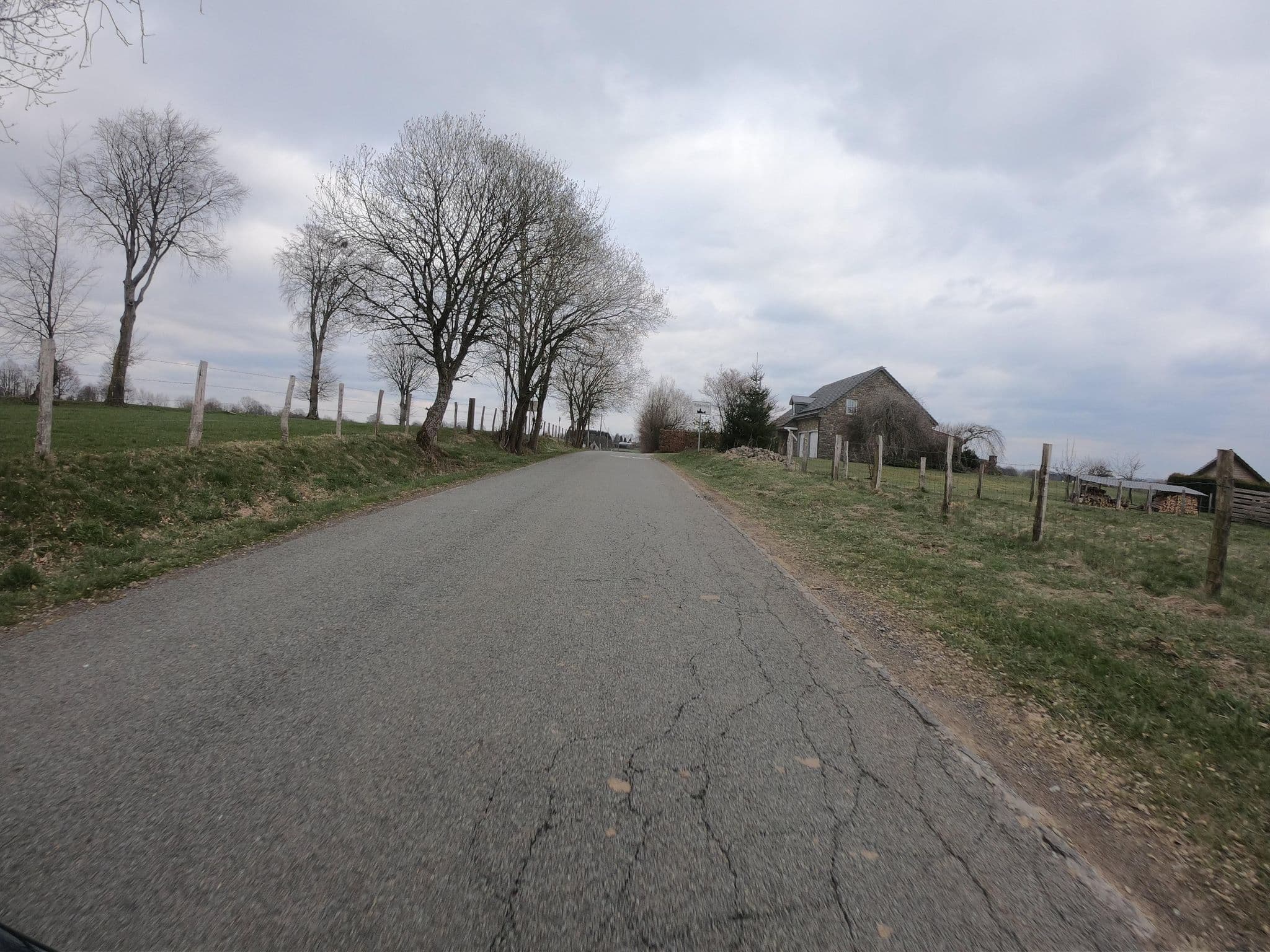 Street view near Au 15 des-haies, Robertville — © bartjakob1 (CC BY-SA · Mapillary)