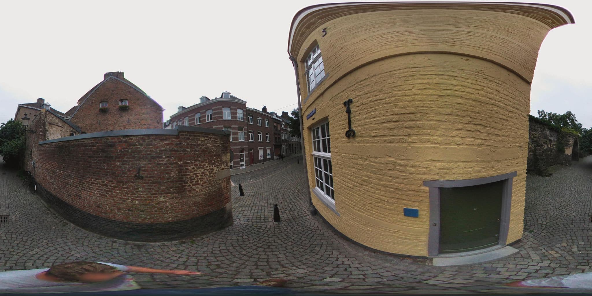 Street view near room 5 Galerie Hotel Dis, Maastricht — © kisontheroad (CC BY-SA · Mapillary)