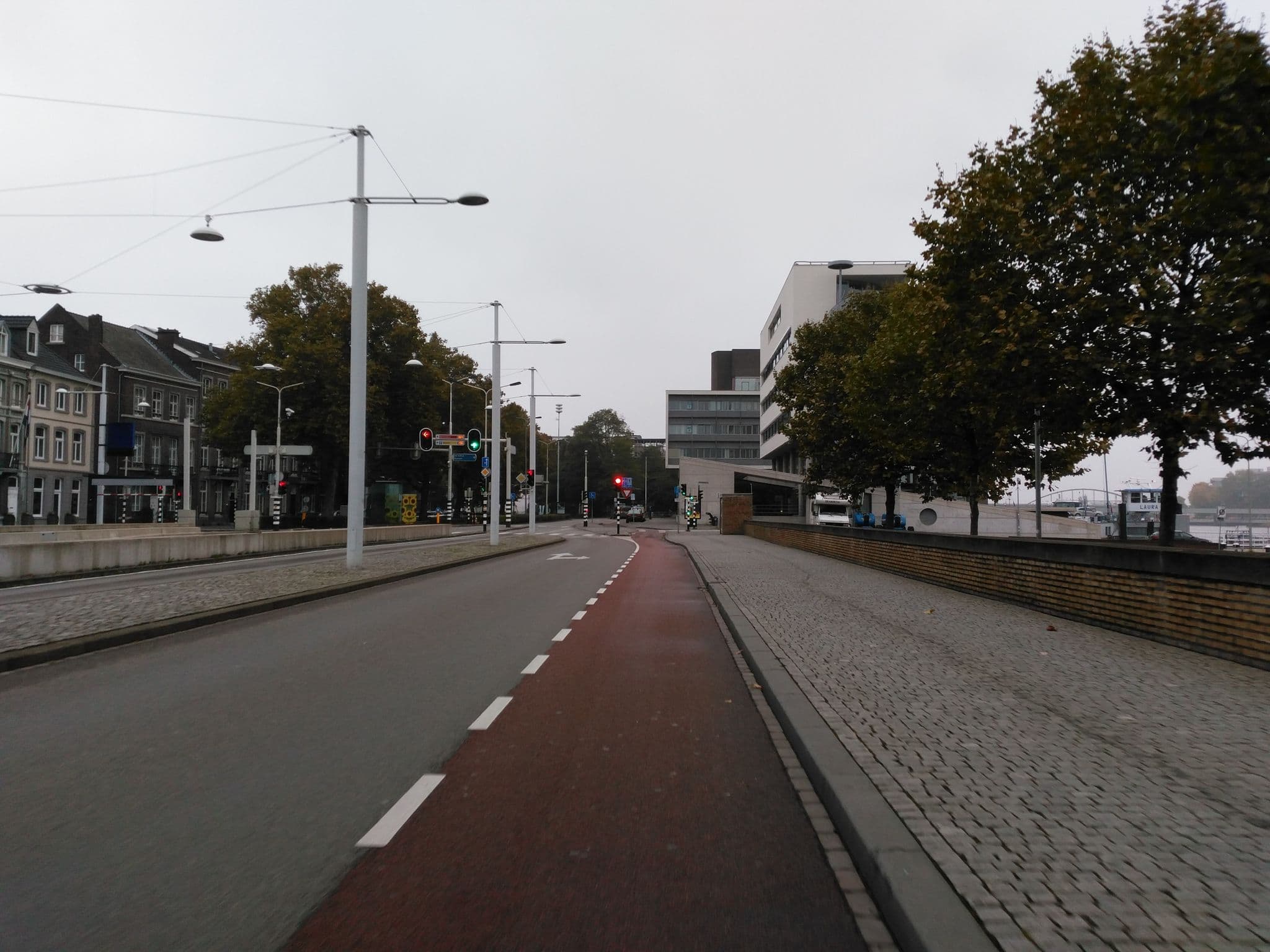Street view near hotel bigarre receptie, Maastricht — © polyglot (CC BY-SA · Mapillary)