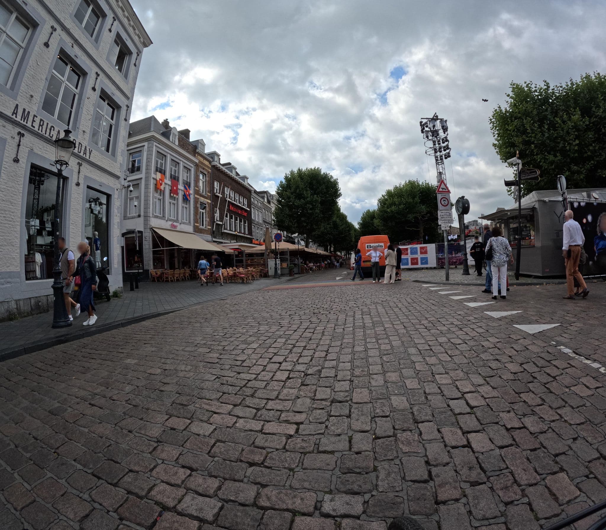 Street view near Hotel Britannique Maastricht, Maastricht — © madel (CC BY-SA · Mapillary)