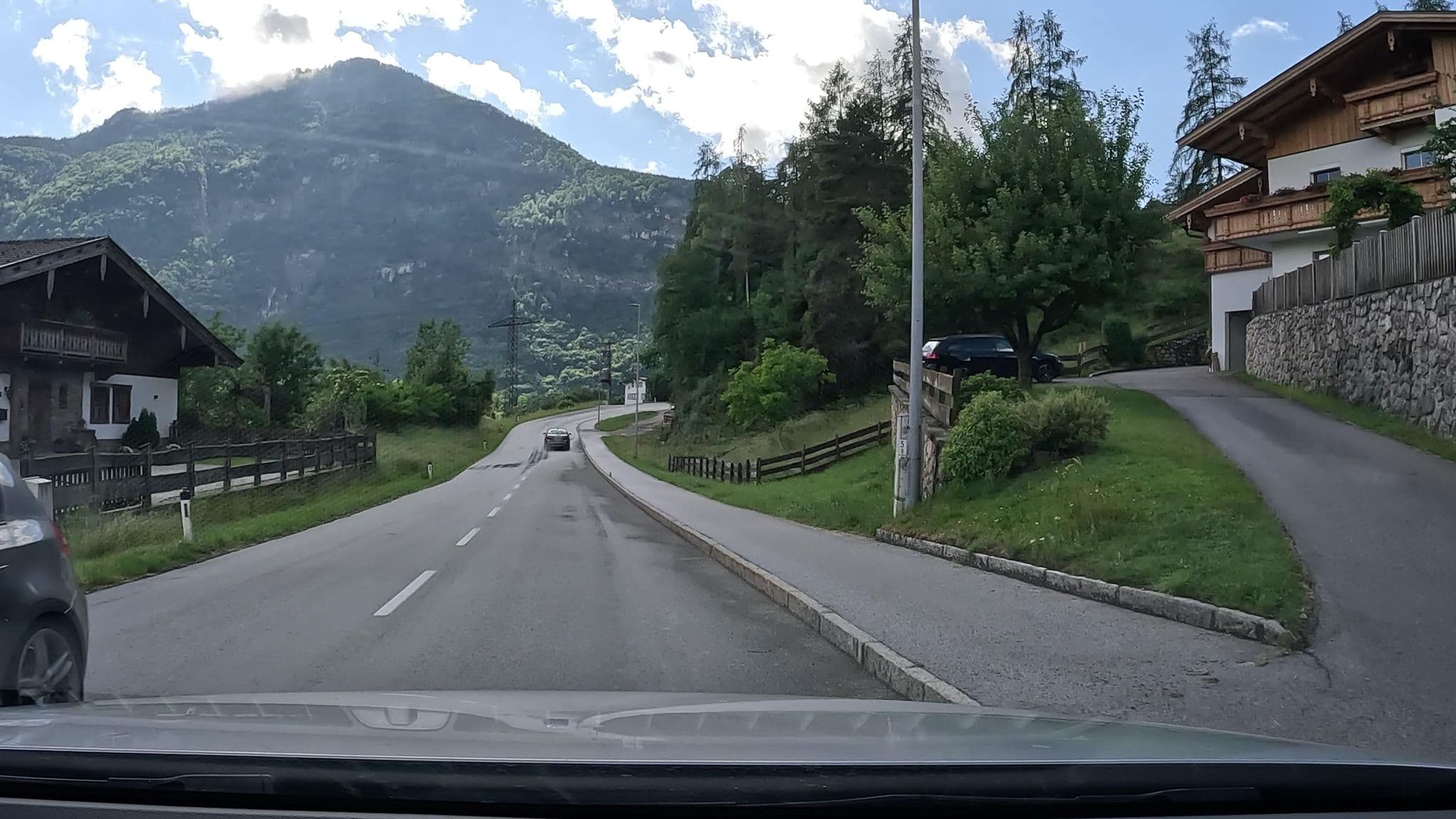 Street view near Haus Kranzhorn, Niederndorf — © stefanro74 (CC BY-SA · Mapillary)