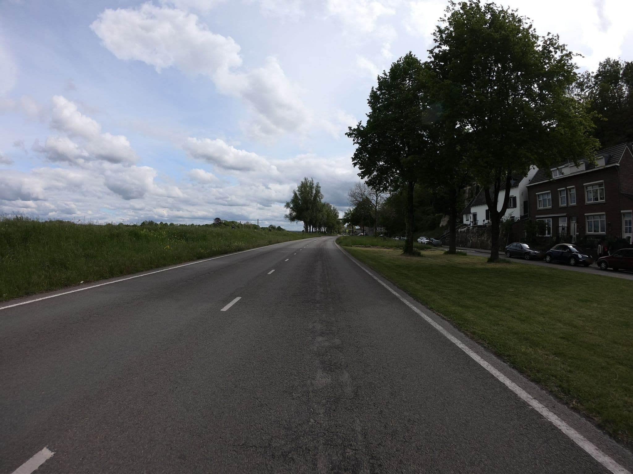 Street view near Huisje aan de Maas, Heugem — © joostjakob (CC BY-SA · Mapillary)