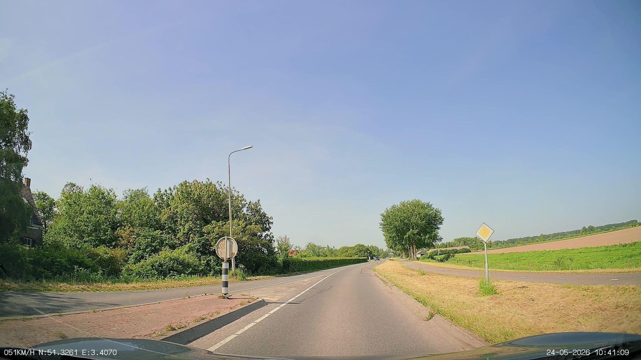 Street view near De Veerhoeve B&b, Sluis — © thewizard (CC BY-SA · Mapillary)