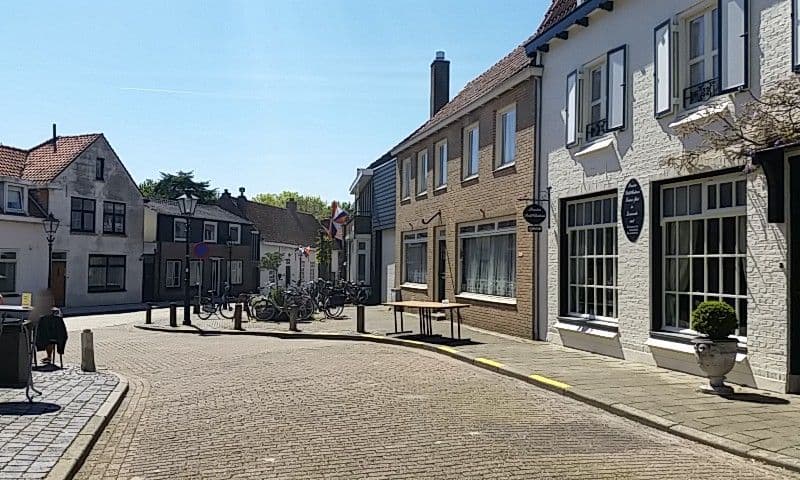 Street view near Petit-Chateau B & B, IJzendijke — © filipc (CC BY-SA · Mapillary)