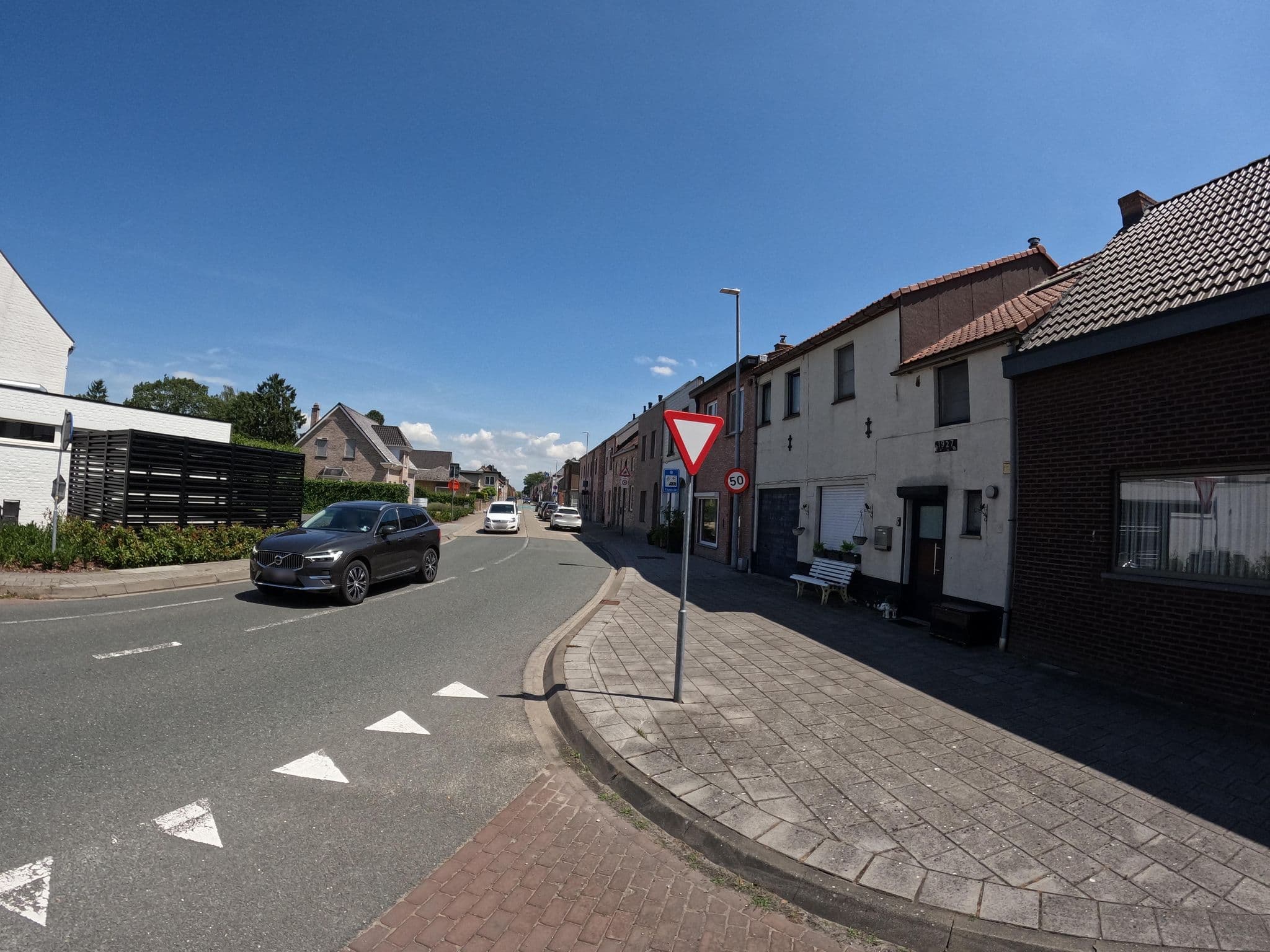 Street view near Hotel Reynaert, Hulst — © koninklijke (CC BY-SA · Mapillary)