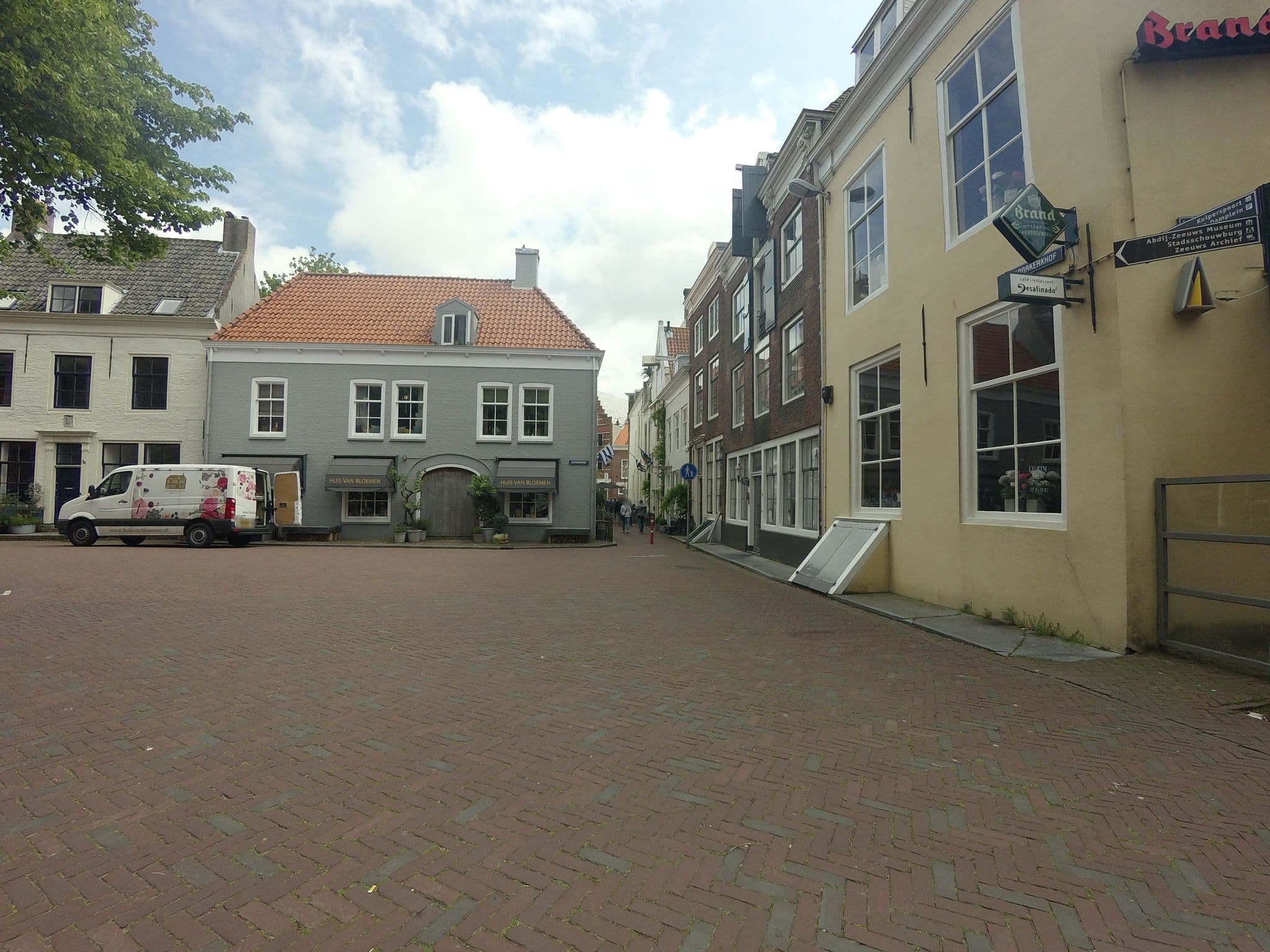 Street view near Frijters en Wessels, Middelburg — © ankeric (CC BY-SA · Mapillary)