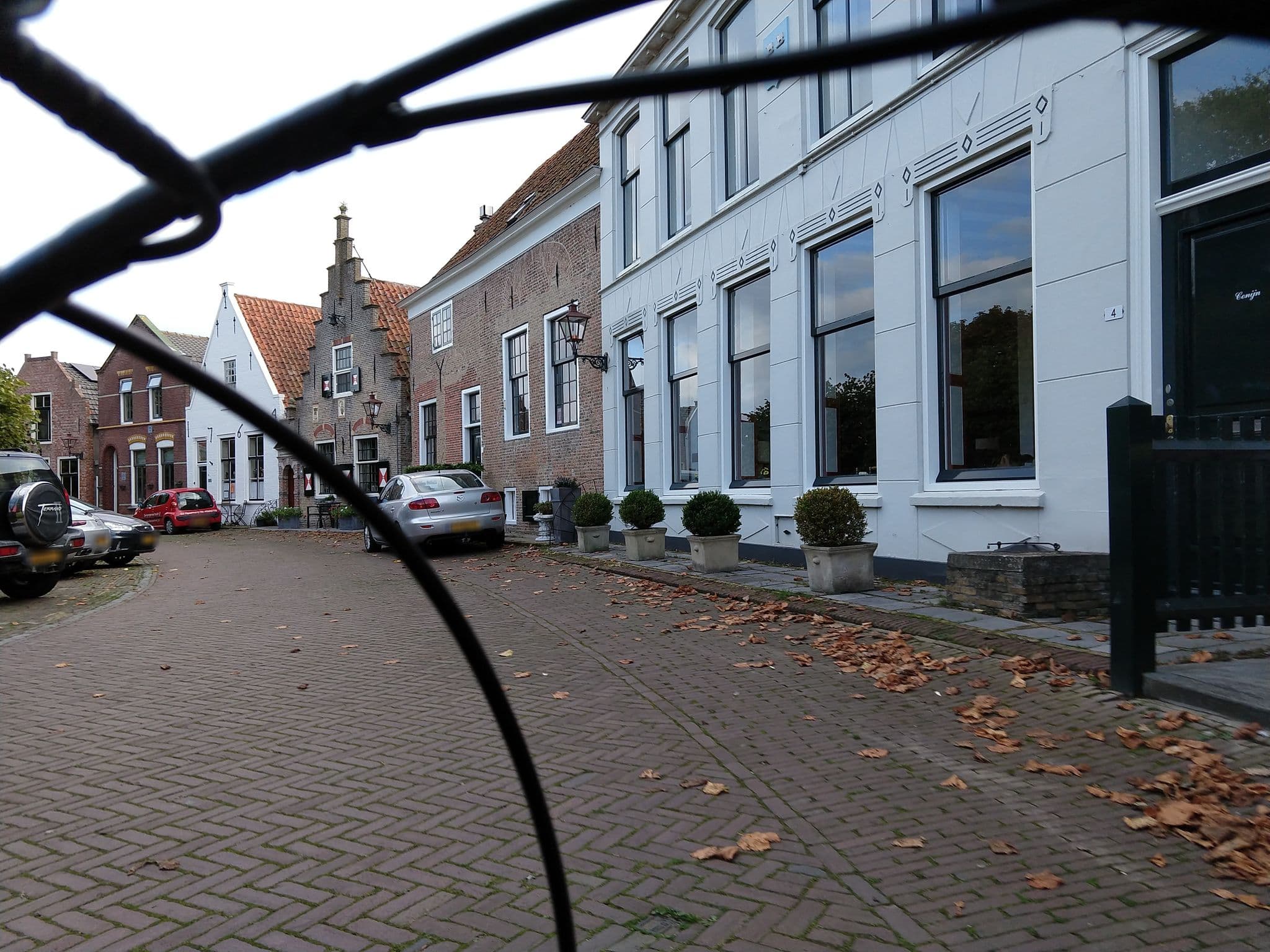 Street view near B & B Lekker bij MAas, Nieuwerkerk — © adverburg (CC BY-SA · Mapillary)