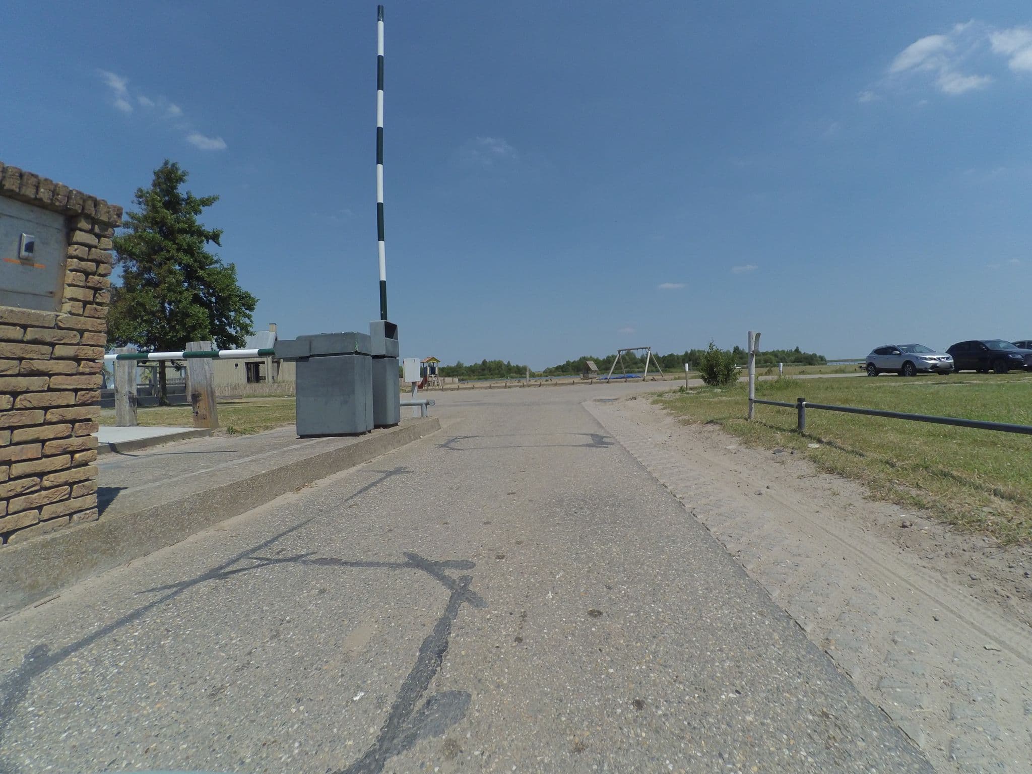 Street view near Waterrijk Oesterdam, Tholen — © peewee32 (CC BY-SA · Mapillary)