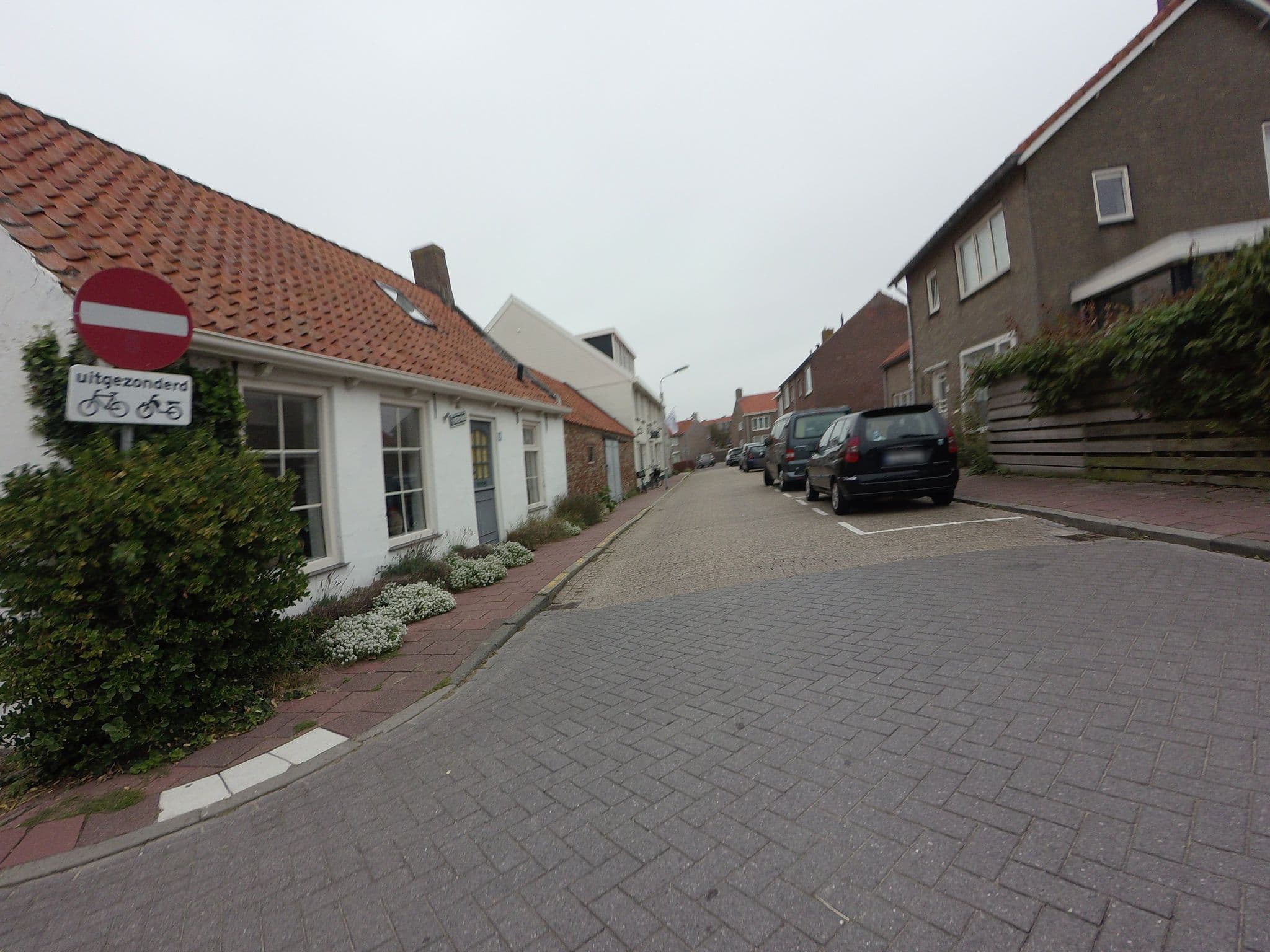 Street view near Riemens Verhuur Zimmervermietung, Zoutelande — © madel (CC BY-SA · Mapillary)