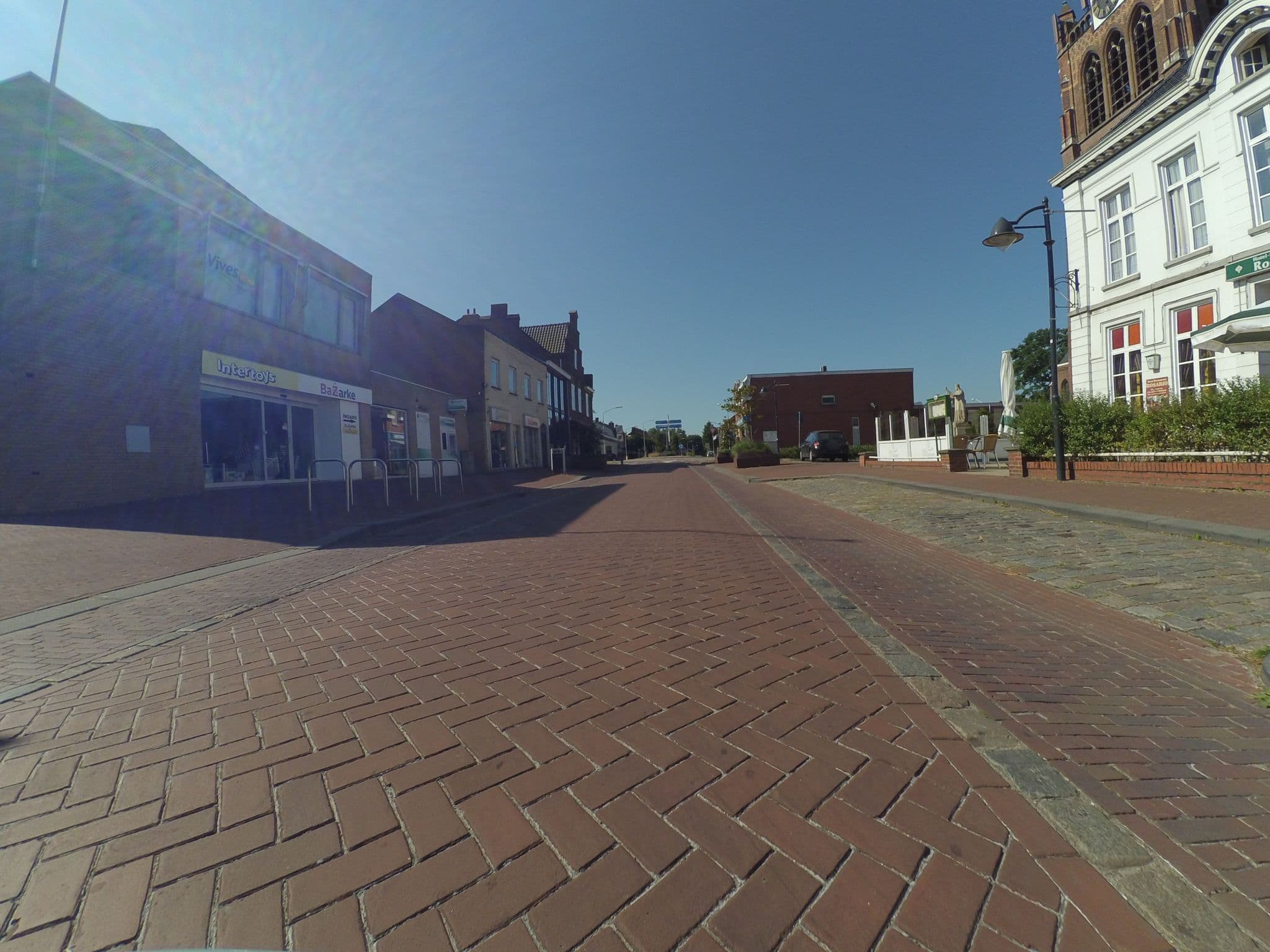 Street view near Hotel-Restaurant Rosario, Hoogerheide — © peewee32 (CC BY-SA · Mapillary)