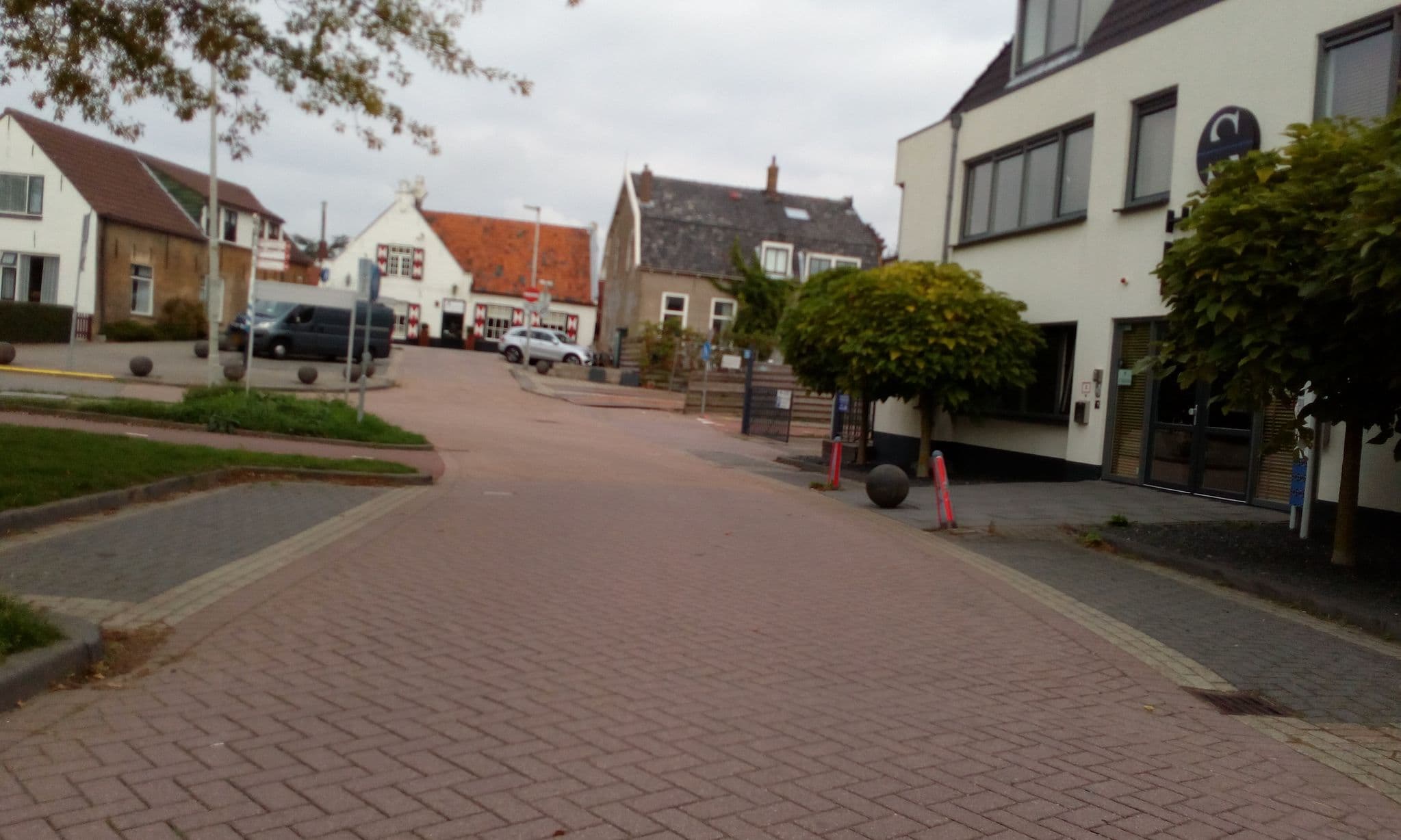 Street view near Hotel Het Spui, Rhoon — © micmin1972 (CC BY-SA · Mapillary)