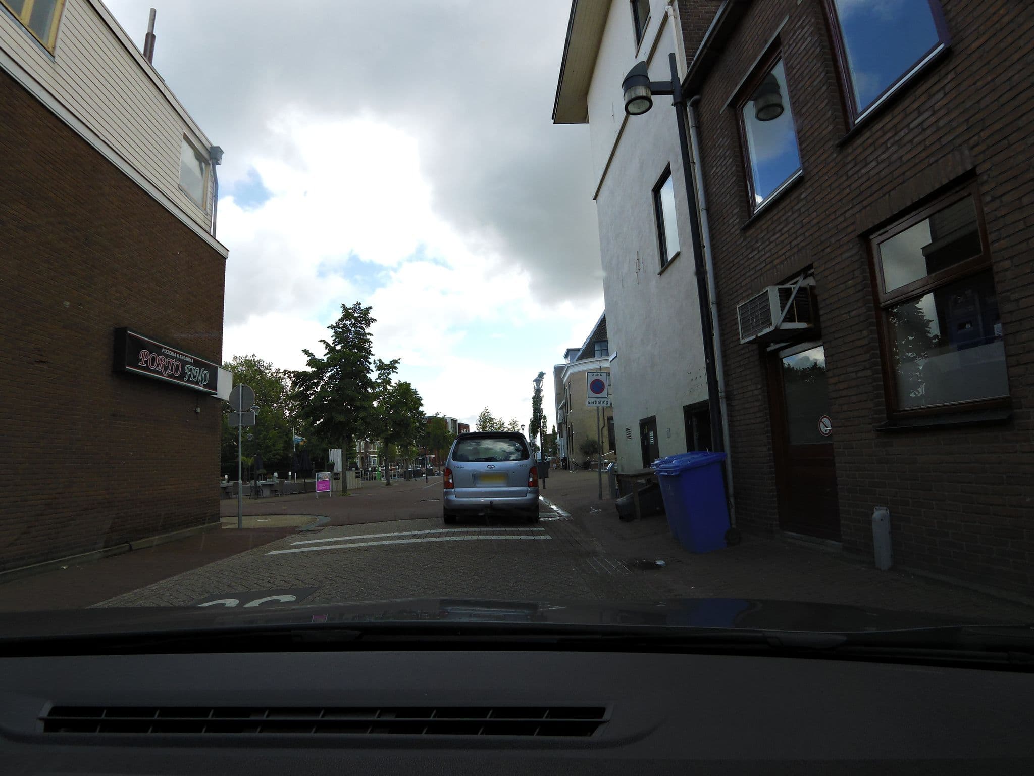 Street view near Café Moods, Oud-Beijerland — © sander_h (CC BY-SA · Mapillary)