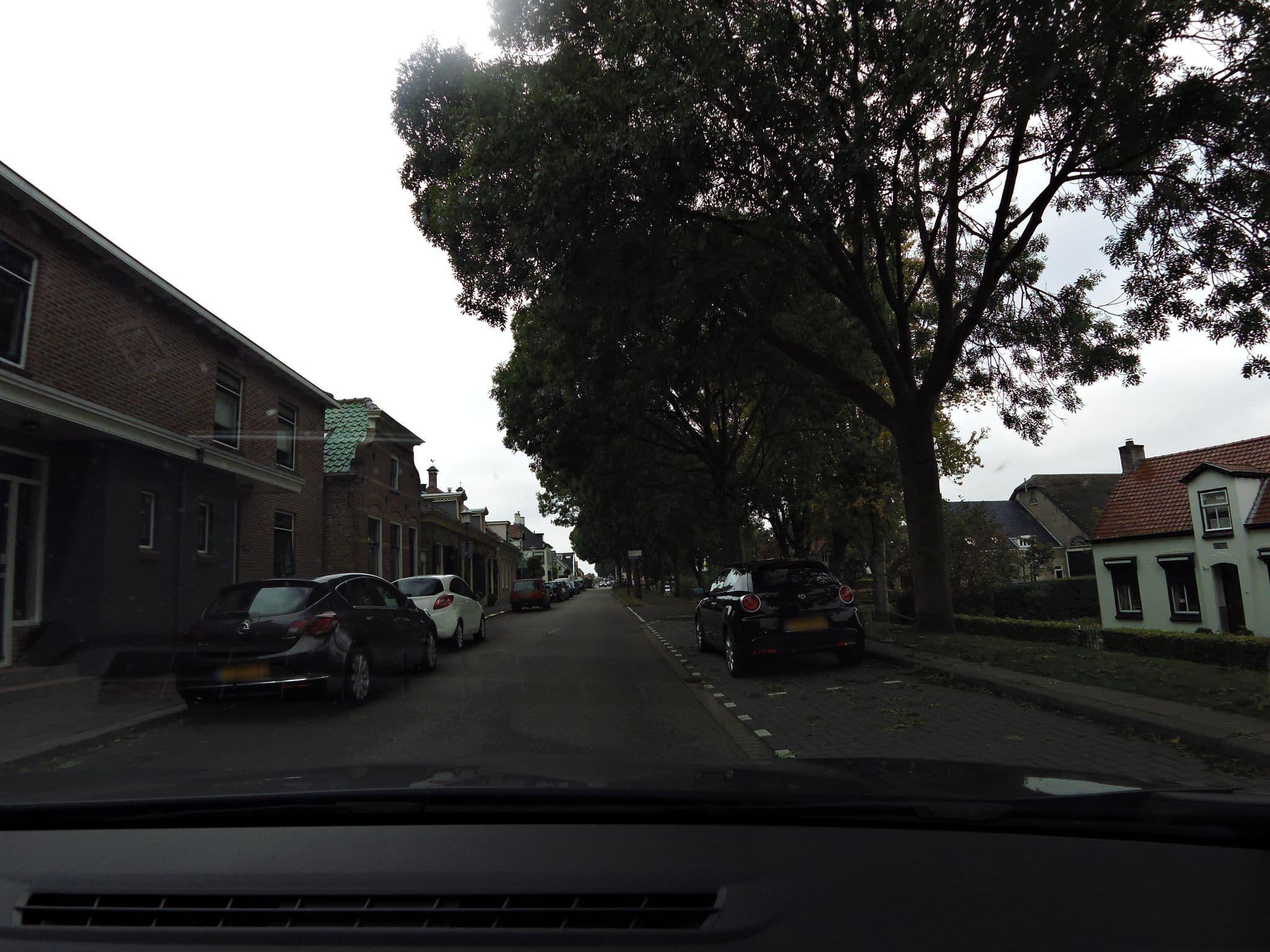 Street view near Bed & Breakfast De Dijk, Zuid-Beijerland — © sander_h (CC BY-SA · Mapillary)