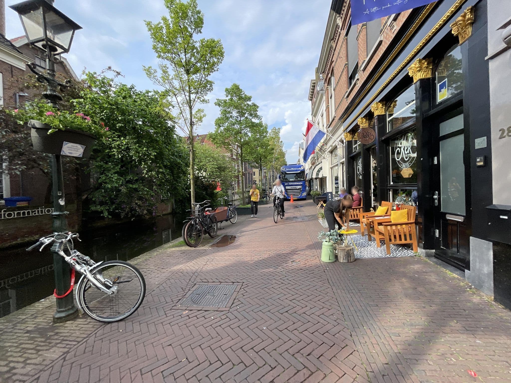 Street view near The Flying Fox Inn, Delft — © filipb (CC BY-SA · Mapillary)