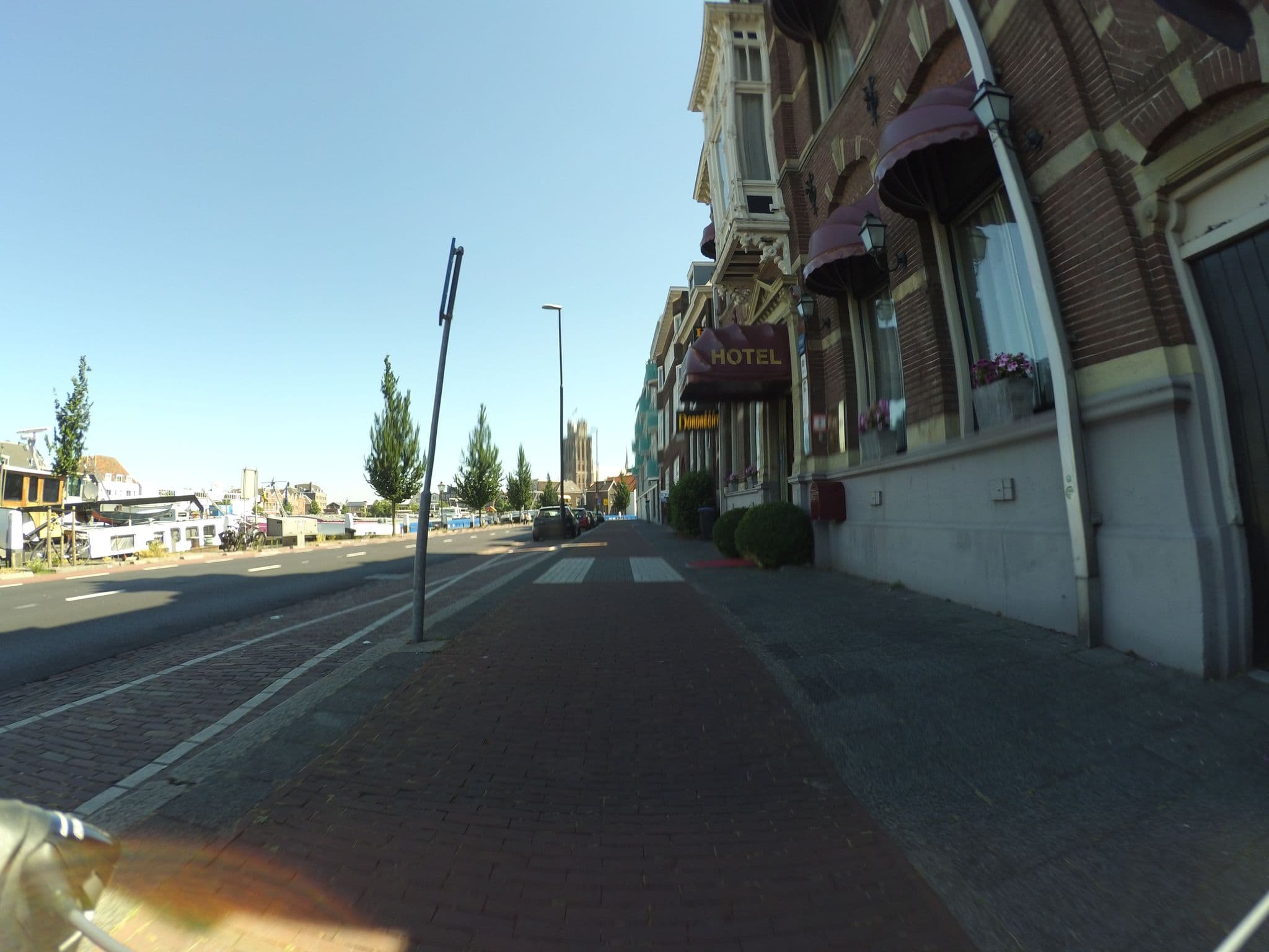 Street view near Hotel Dordreht, Dordrecht — © peewee32 (CC BY-SA · Mapillary)