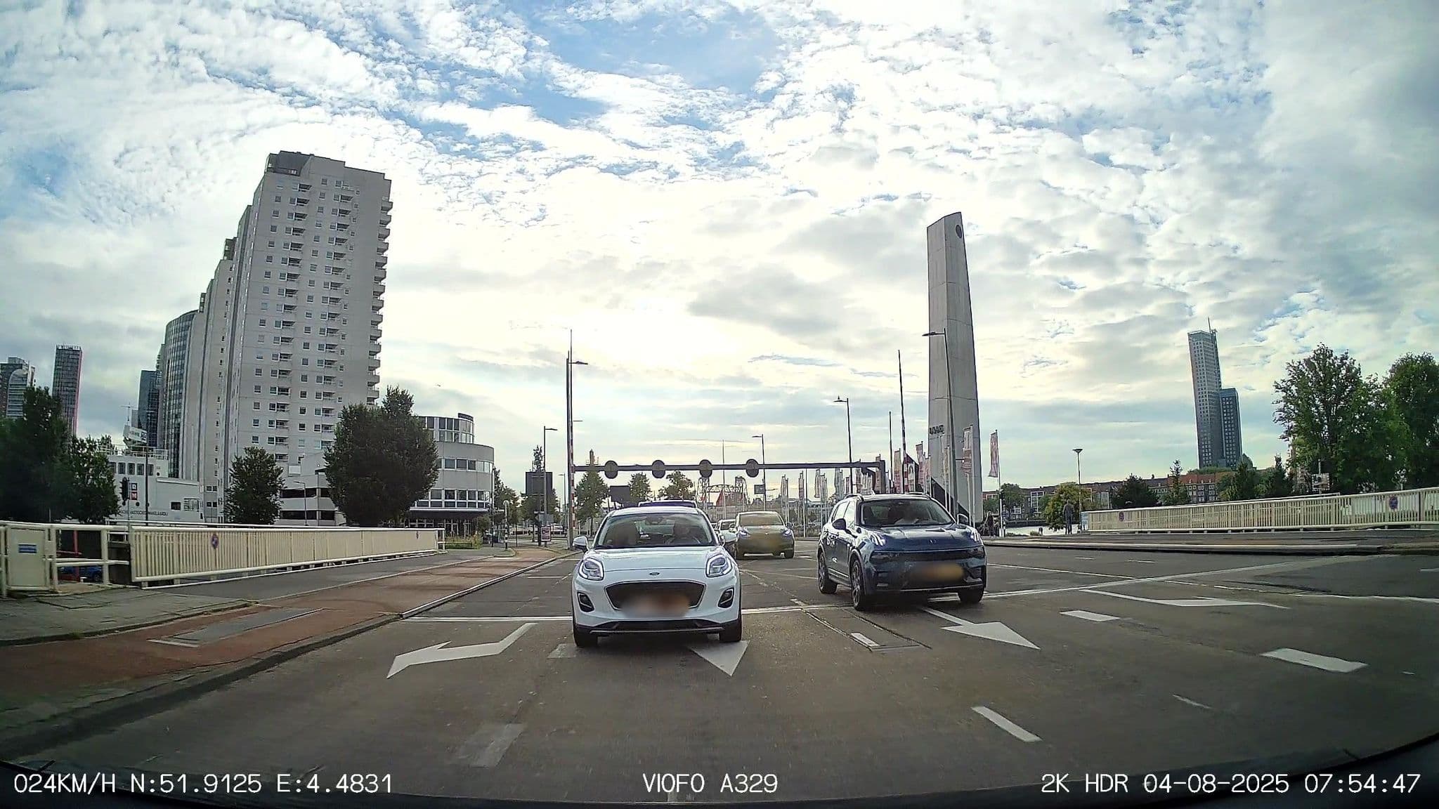 Street view near Room 1417, Kop van Zuid — © thewizard (CC BY-SA · Mapillary)