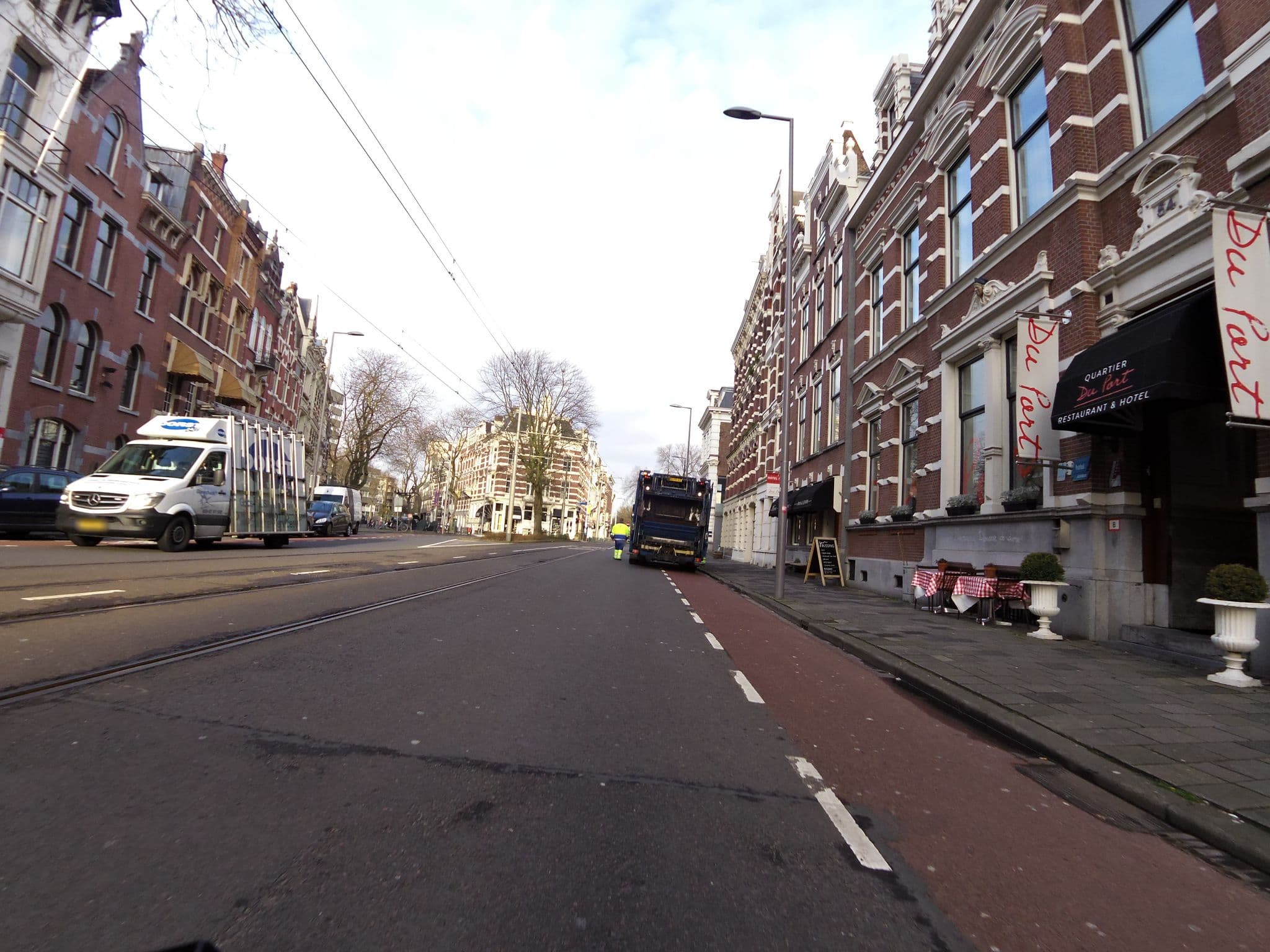 Street view near Quartier Du Port, Kop van Zuid — © smsm1 (CC BY-SA · Mapillary)