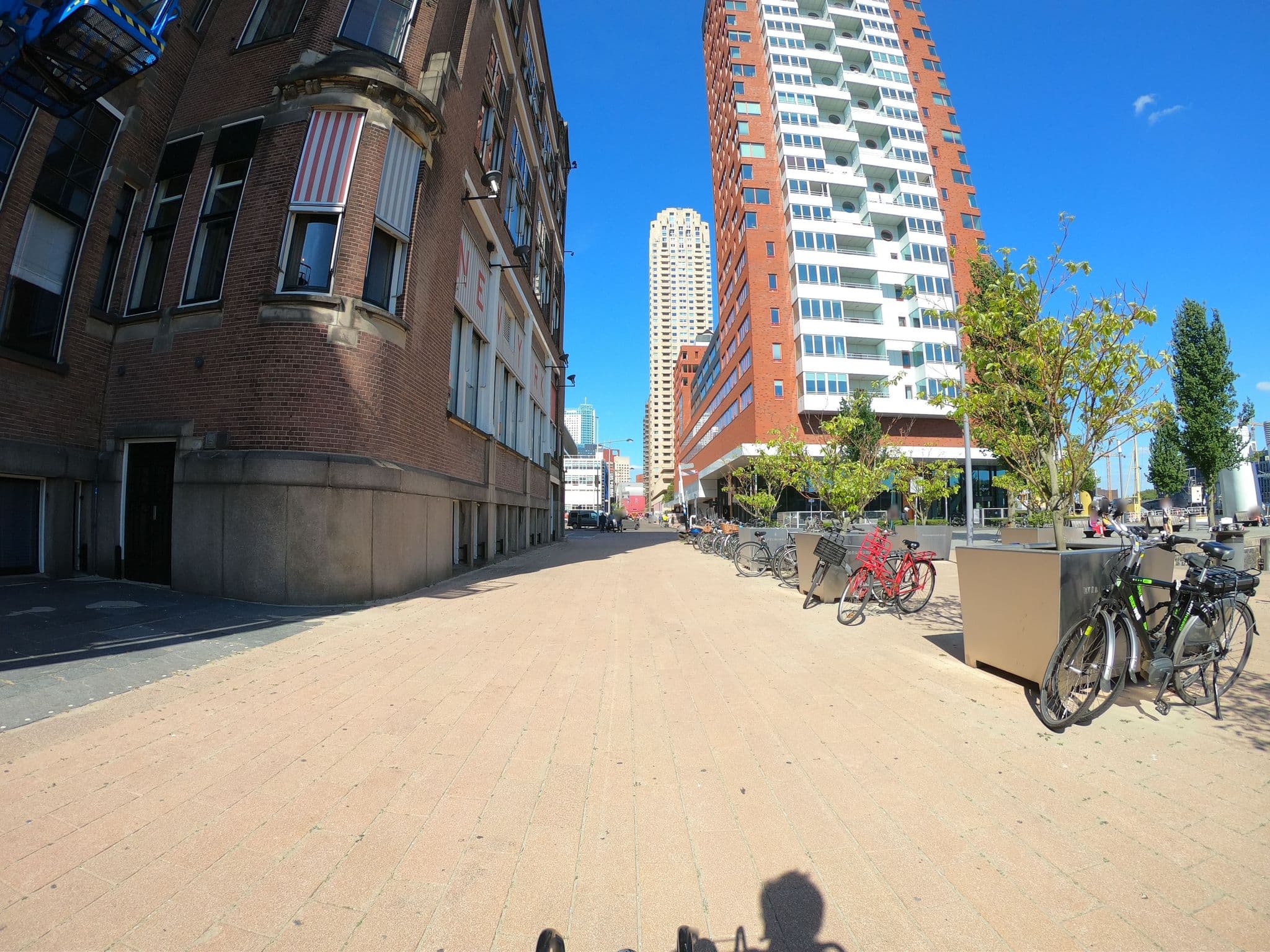 Street view near Torenkamer hotel new york, Kop van Zuid — © shravan91 (CC BY-SA · Mapillary)