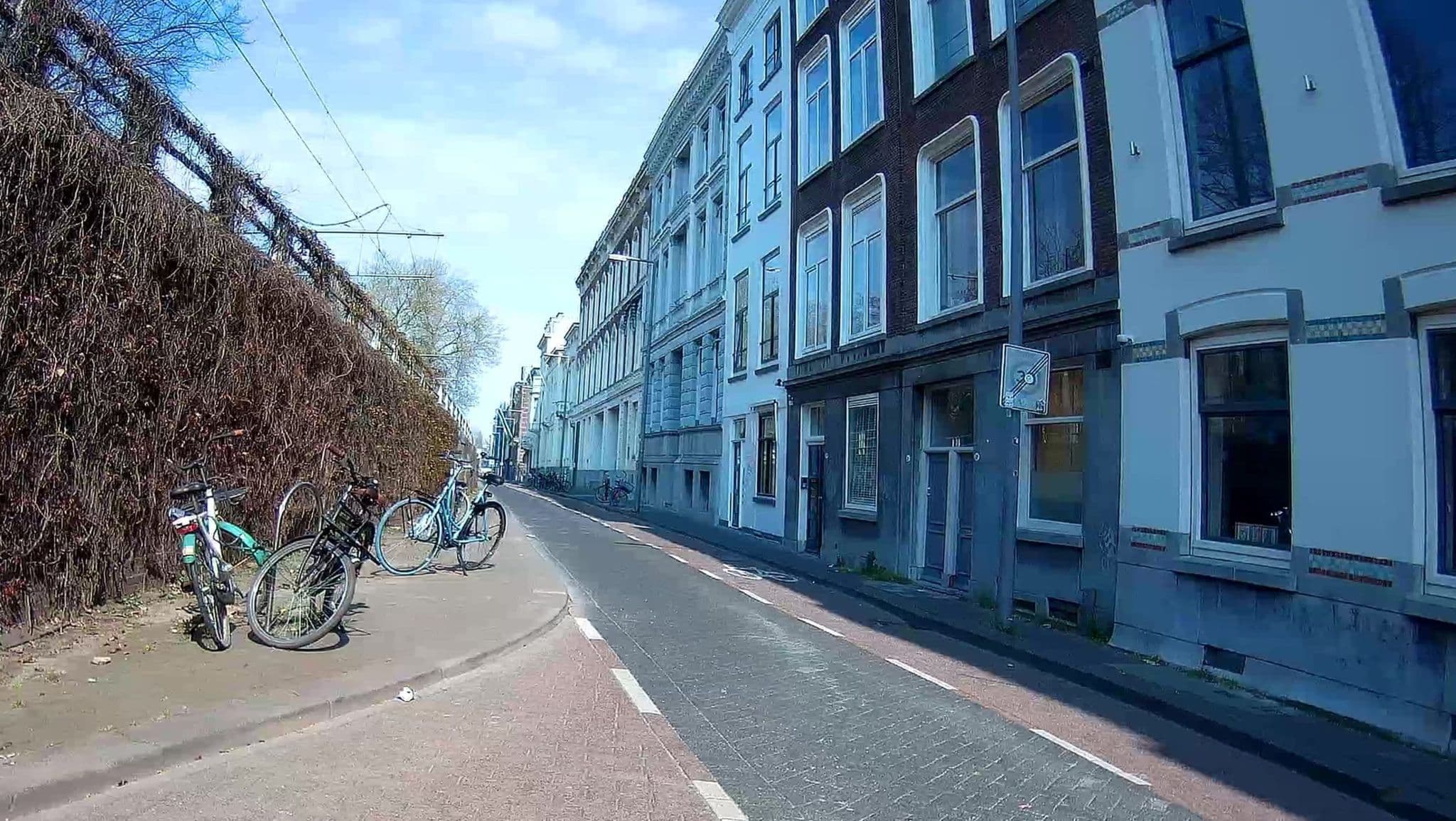 Street view near Metropolitan Hotel Rotterdam, Kop van Zuid — © micmin1972 (CC BY-SA · Mapillary)