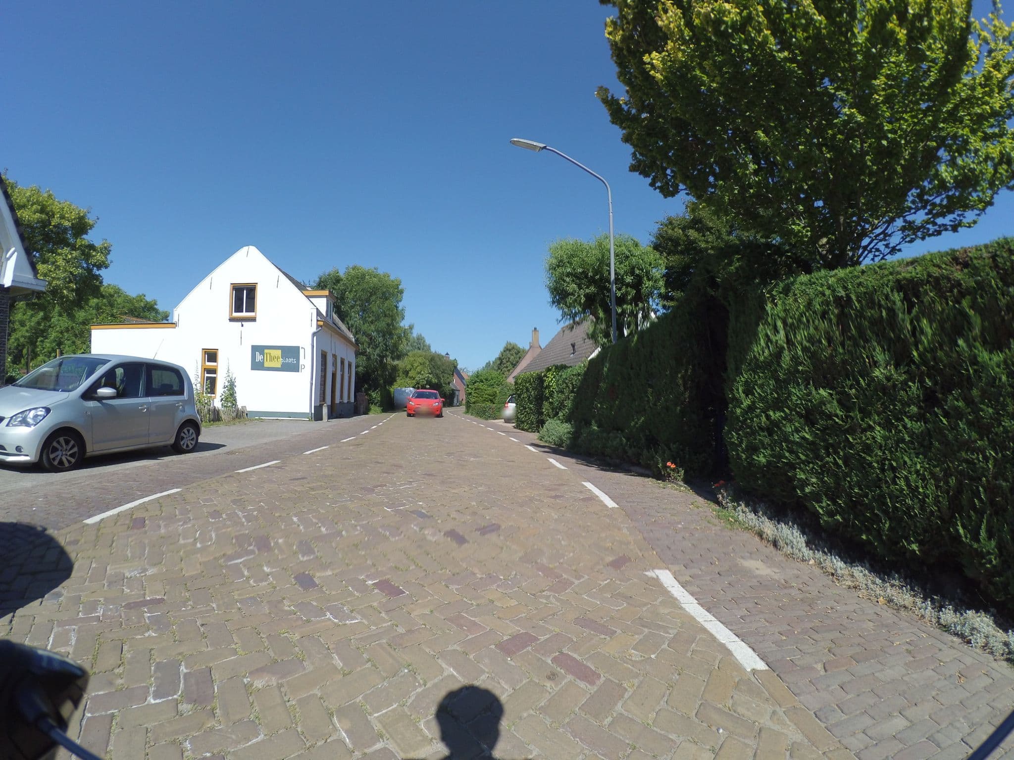 Street view near De Lage Zwaluw, Hooge Zwaluwe — © peewee32 (CC BY-SA · Mapillary)