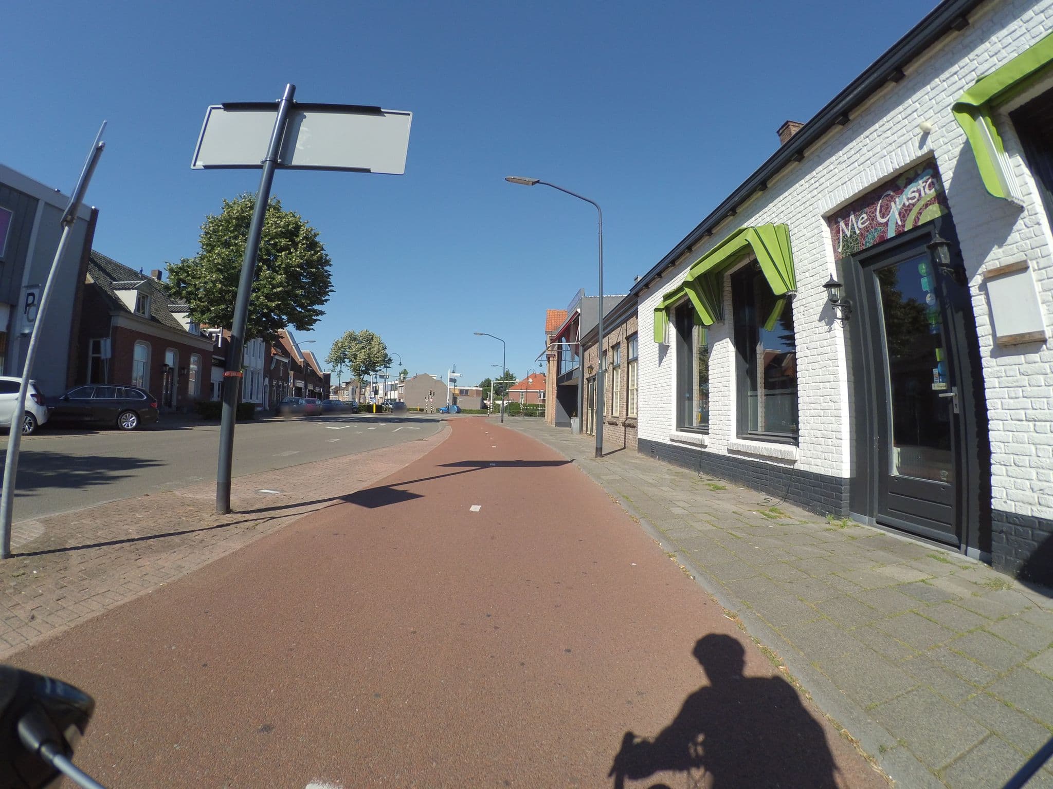 Street view near Zzzuites25, Oosterhout — © peewee32 (CC BY-SA · Mapillary)